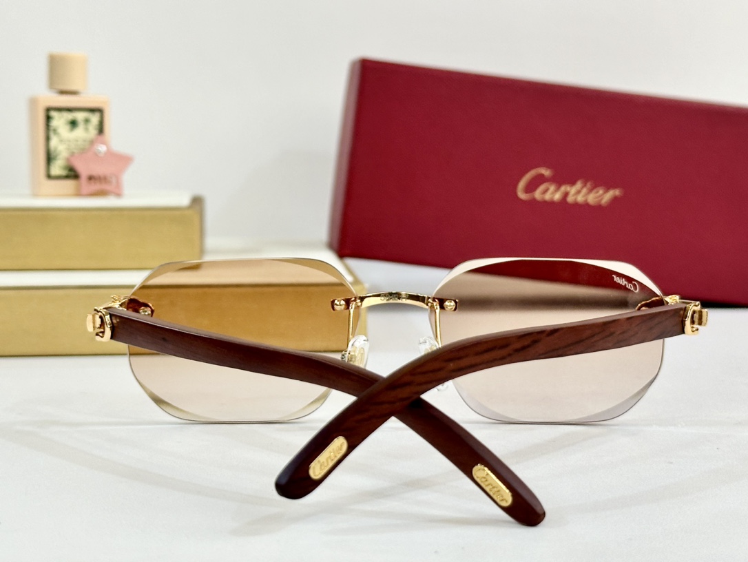  Cartier
MOD：CT0614S
Size：58口17 143

