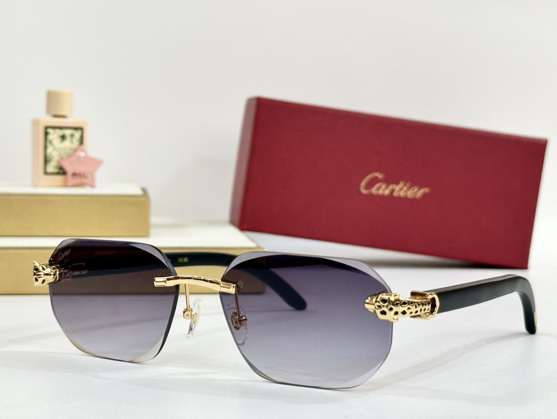  Cartier
MOD：CT0614S
Size：58口17 143

