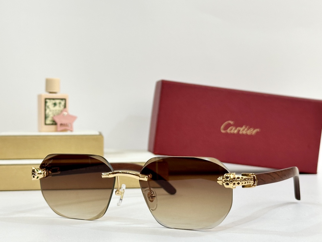  Cartier
MOD：CT0614S
Size：58口17 143

