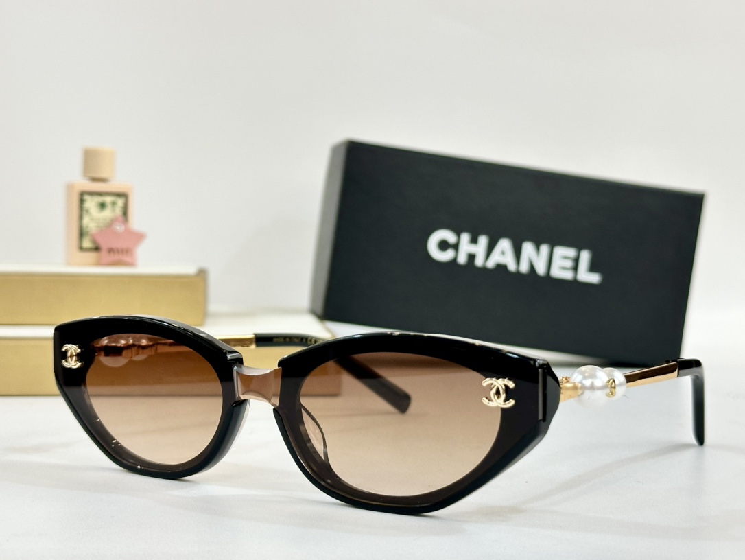  CHANEL
MOD：A95102
Size：53口22 145
