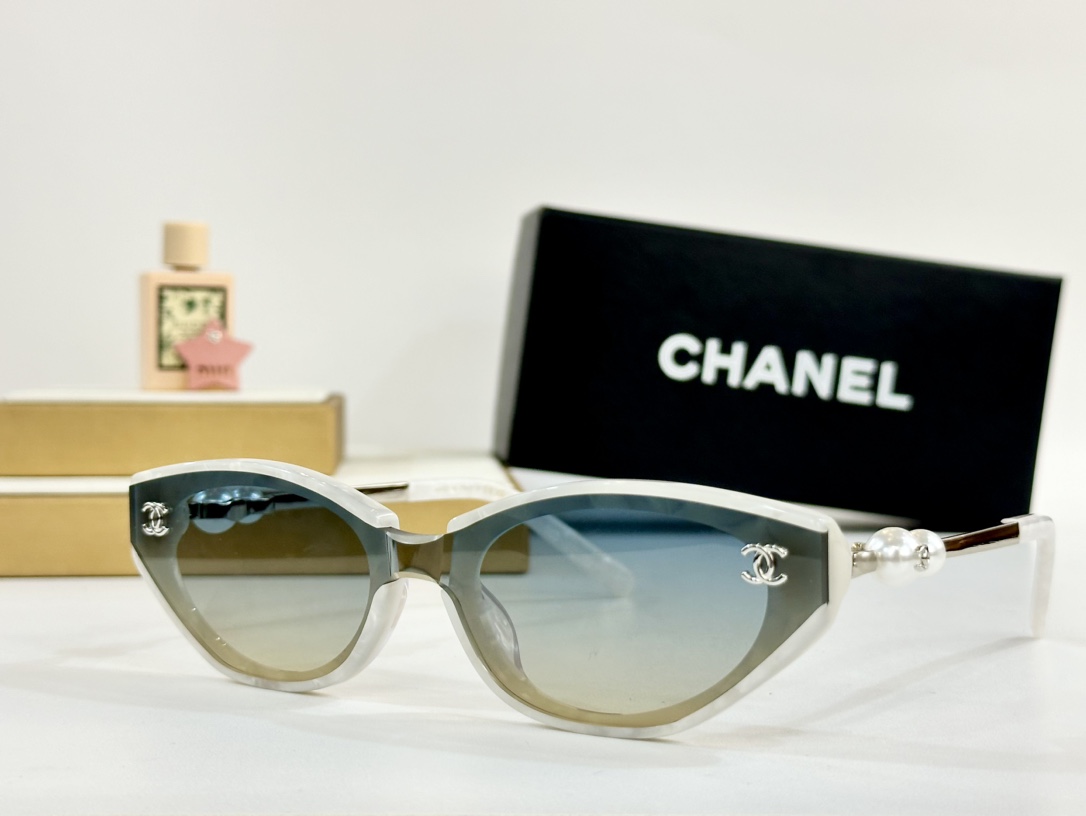  CHANEL
MOD：A95102
Size：53口22 145
