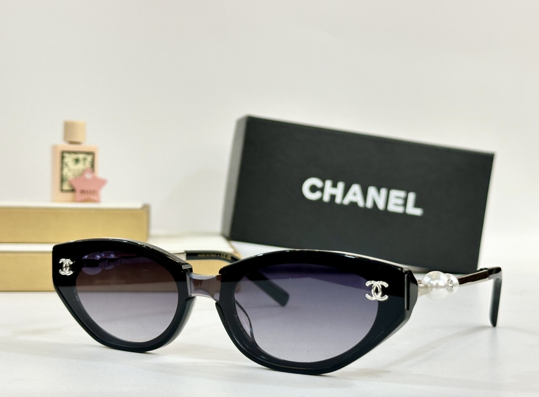  CHANEL
MOD：A95102
Size：53口22 145
