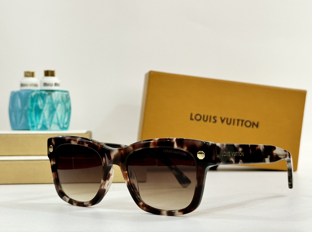  LOUIS VUITTON
MOD：Z1960
SIZE：58口17-140
