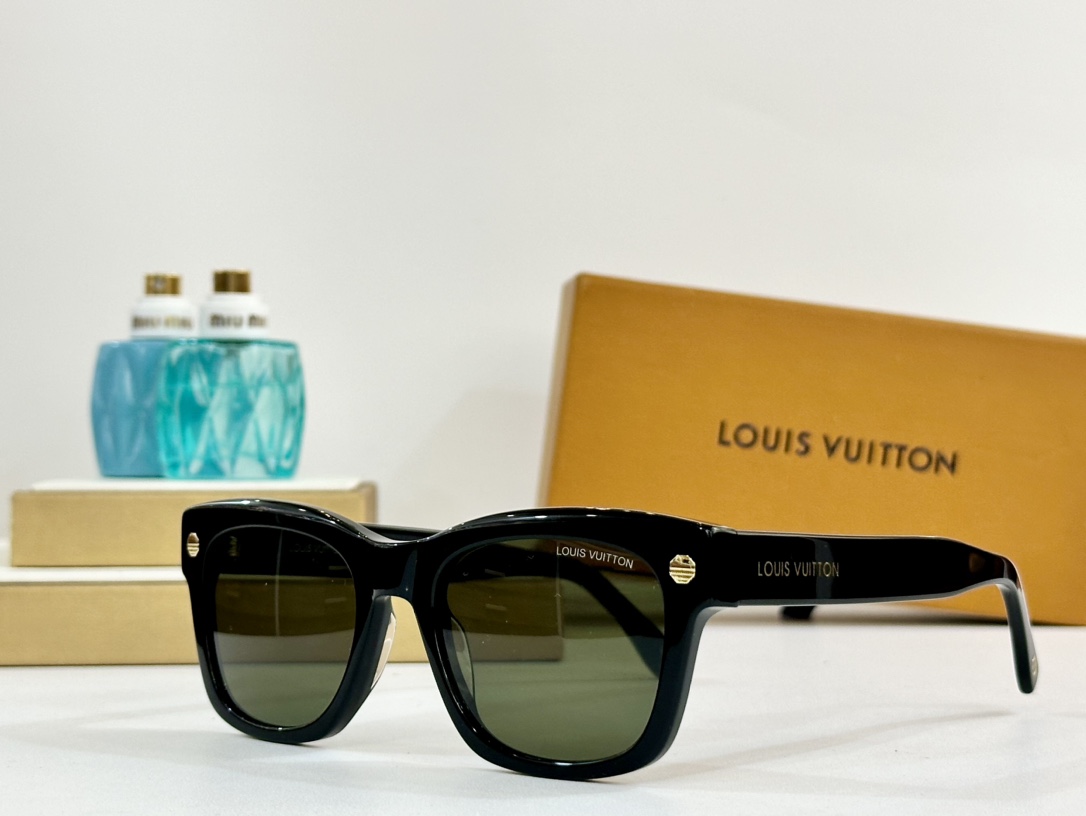 LOUIS VUITTON
MOD：Z1960
SIZE：58口17-140
