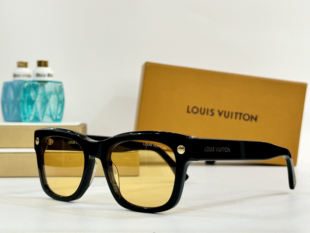  LOUIS VUITTON
MOD：Z1960
SIZE：58口17-140
