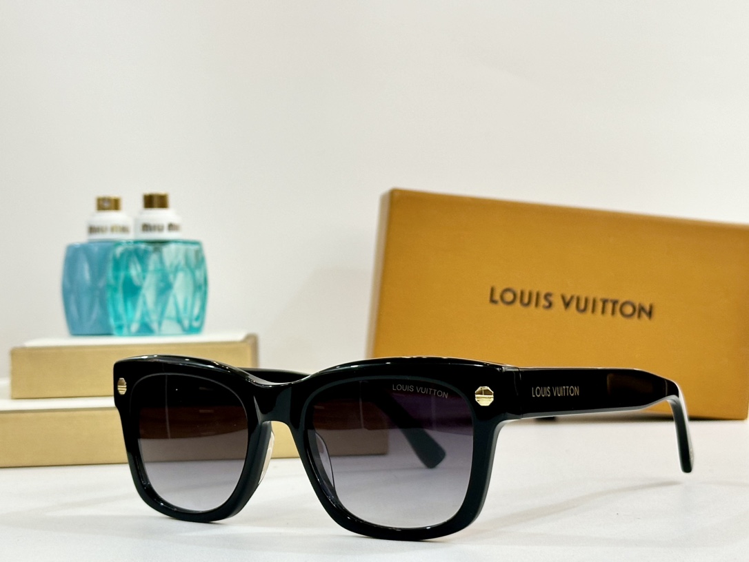  LOUIS VUITTON
MOD：Z1960
SIZE：58口17-140
