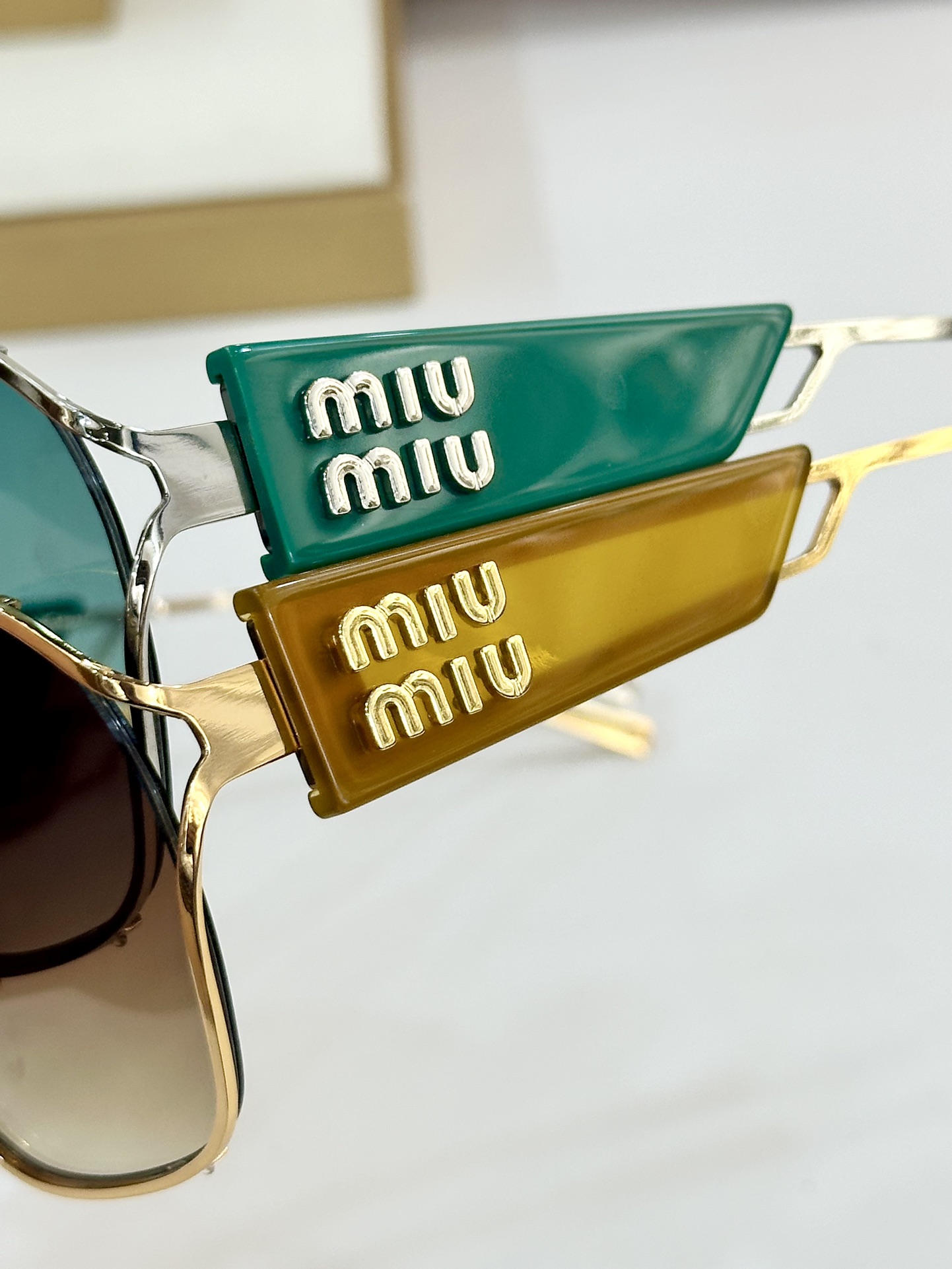  MIU MI* 
MODMU 133AV
Size56口18 142


