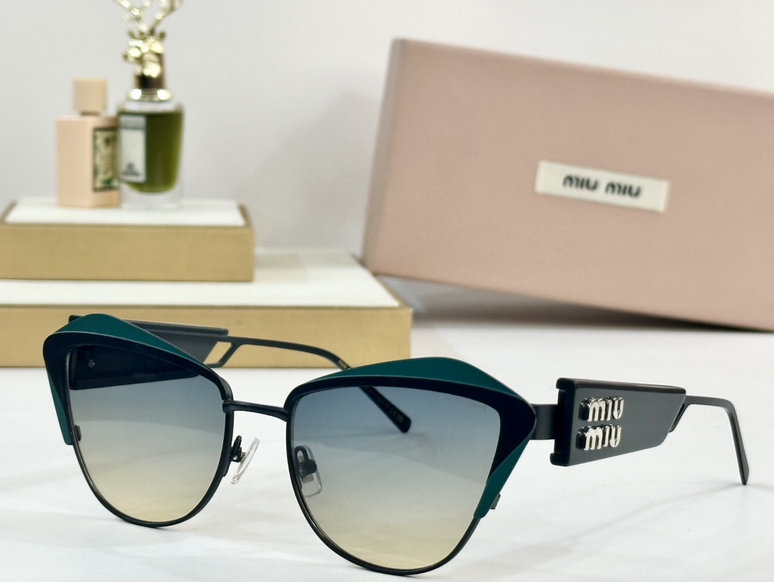  𝙈𝙄𝙐 𝙈𝙄𝙐 
MOD：MU136 
56口18-142
