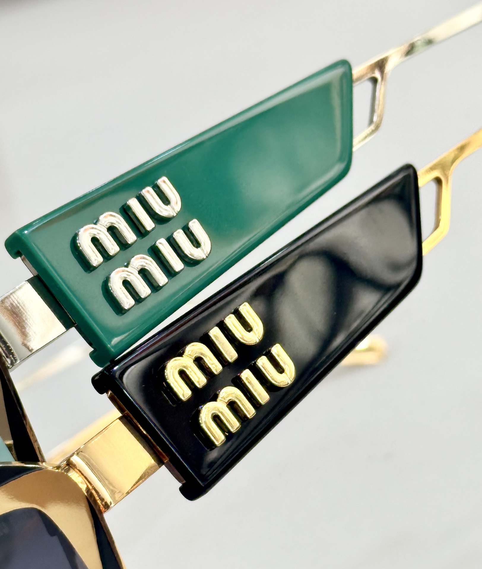  𝙈𝙄𝙐 𝙈𝙄𝙐 
MOD：MU136 
56口18-142
