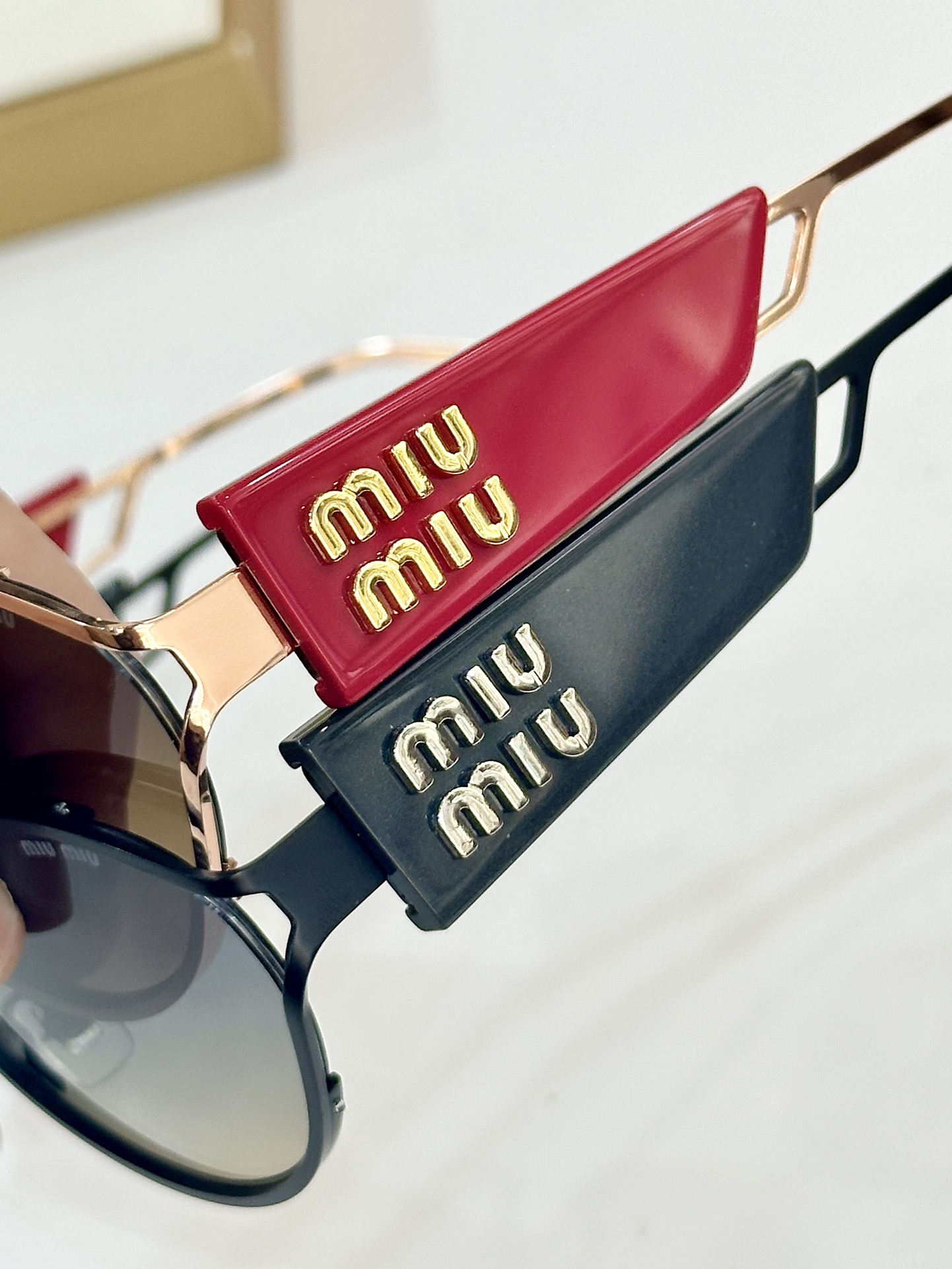  MIU MIU
MOD：MU134 
Size：56口20-14
