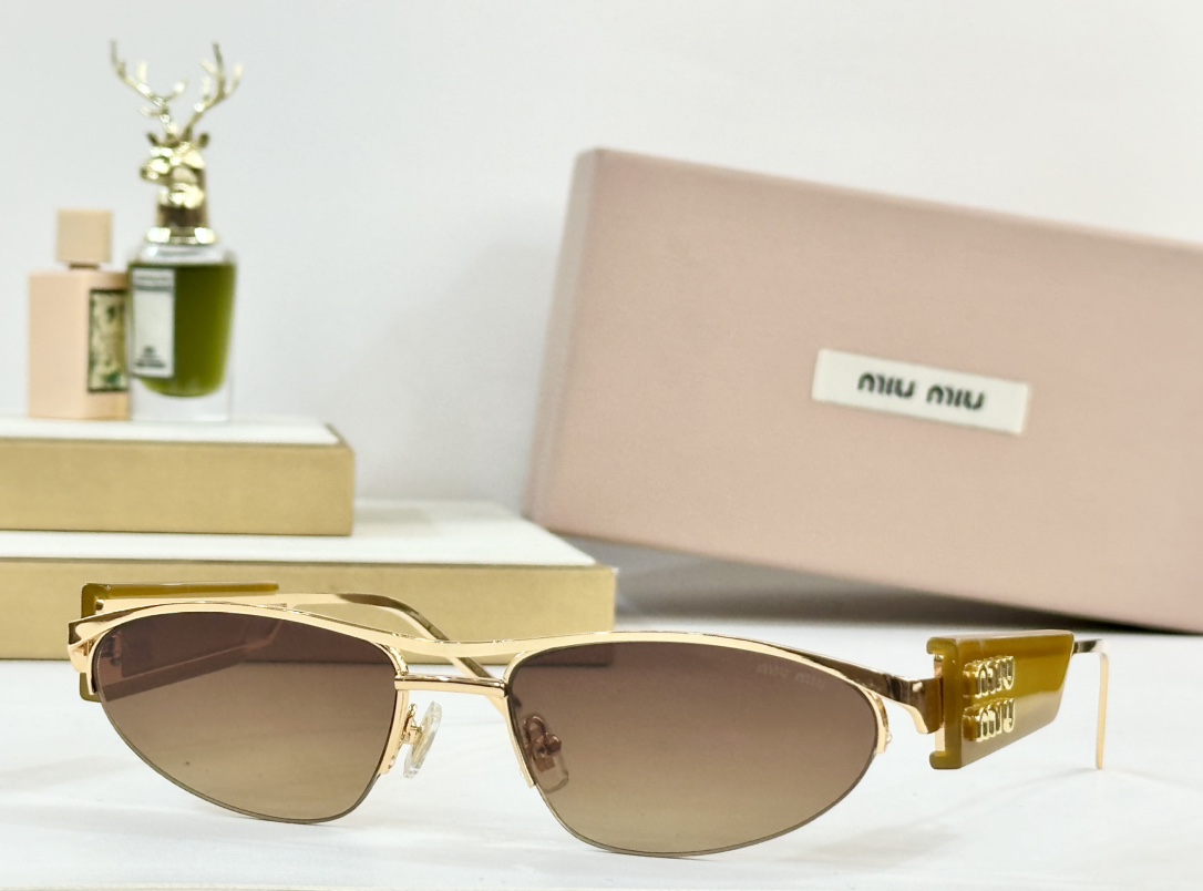  MIU MIU
MOD：MU132
Size：56口20-14
