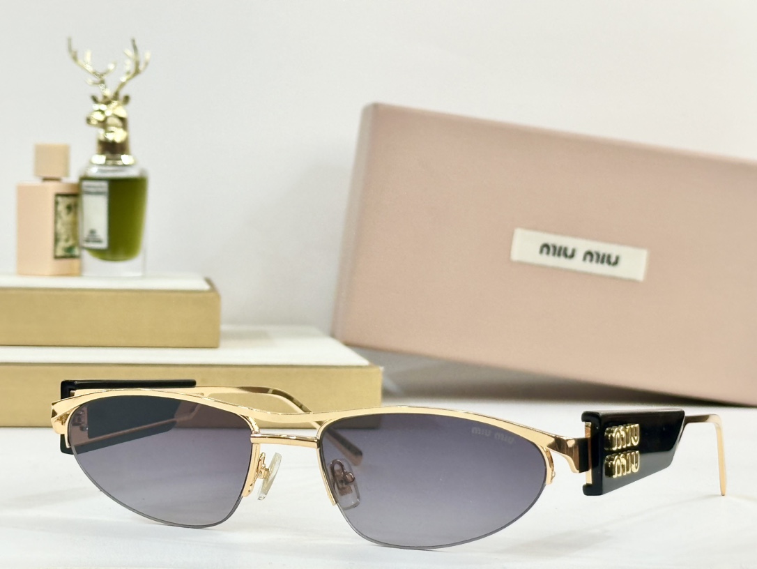  MIU MIU
MOD：MU132
Size：56口20-14
