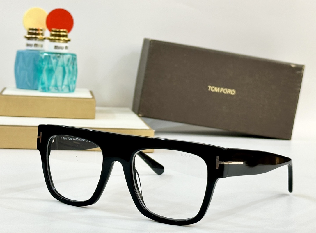  TOM FOR*
MODEL：FT0847
SIZE：52口19-145
