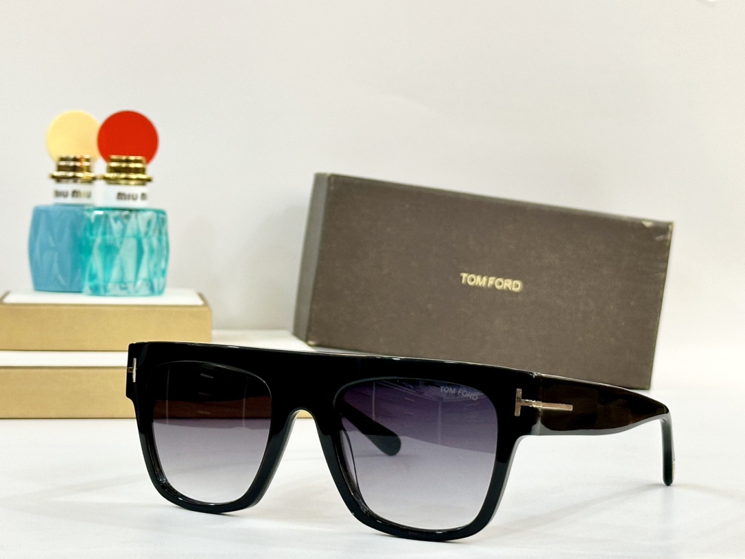  TOM FOR*
MODEL：FT0847
SIZE：52口19-145
