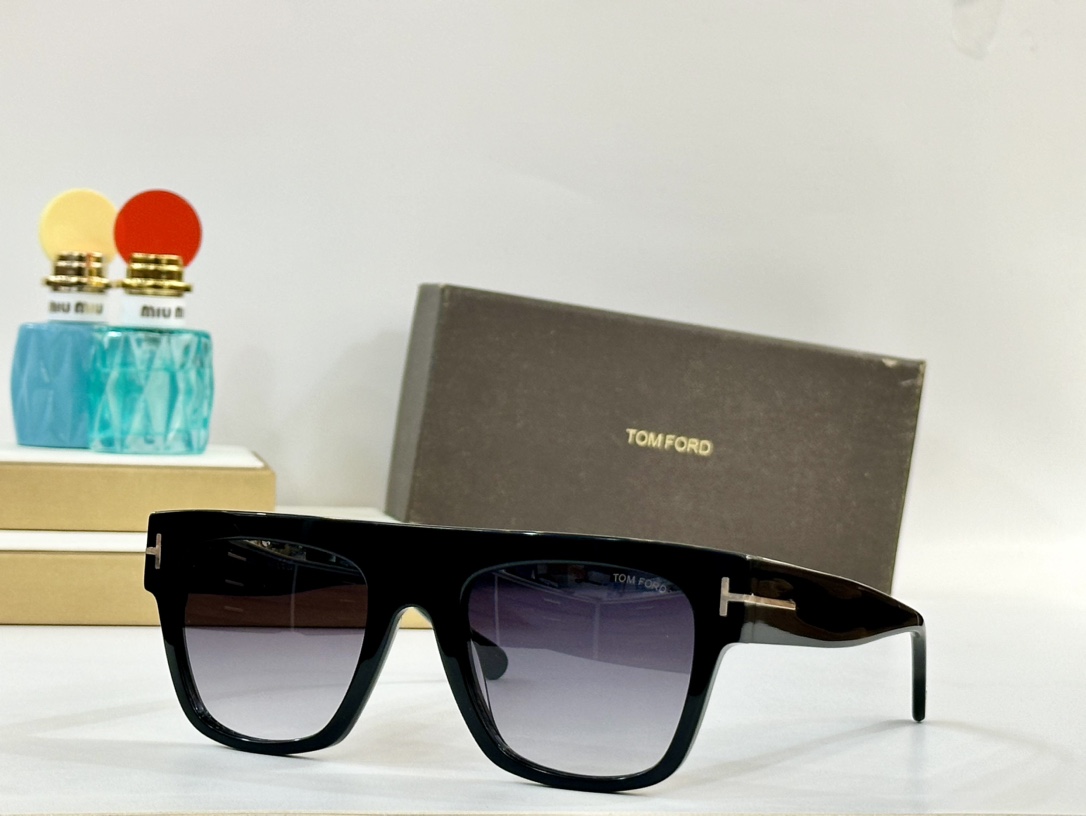  TOM FOR*
MODEL：FT0847
SIZE：52口19-145
