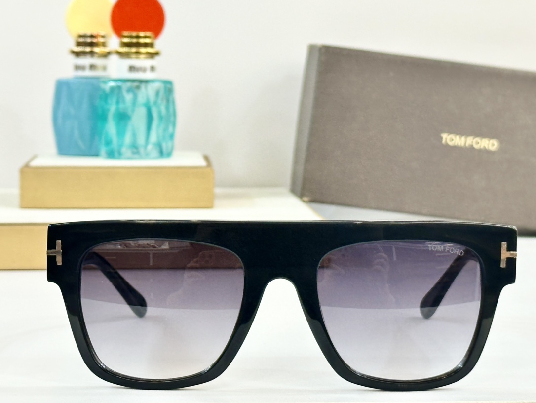  TOM FOR*
MODEL：FT0847
SIZE：52口19-145
