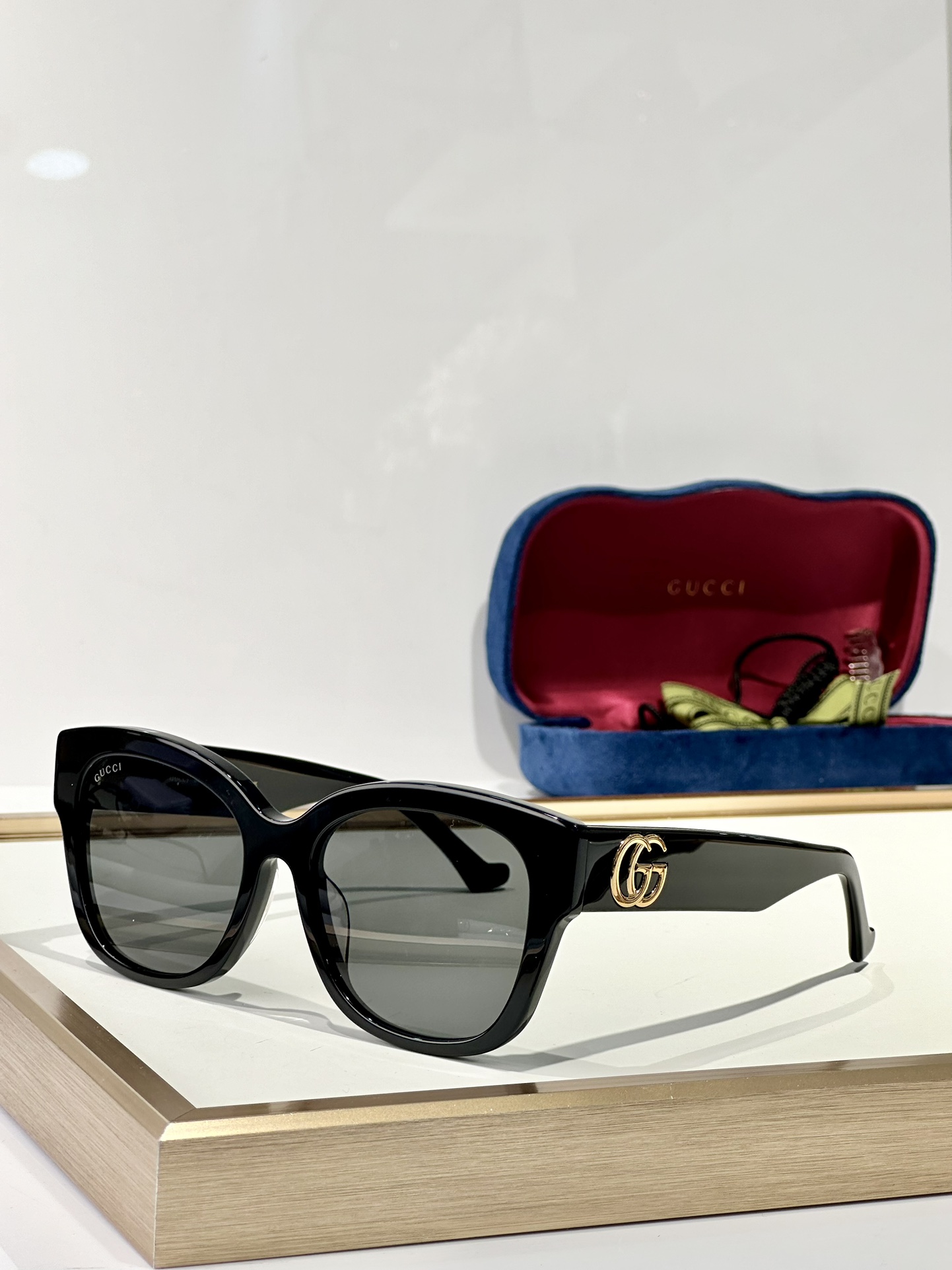  GUCC*
MODELGG1550SK
SIZE54口18-145
