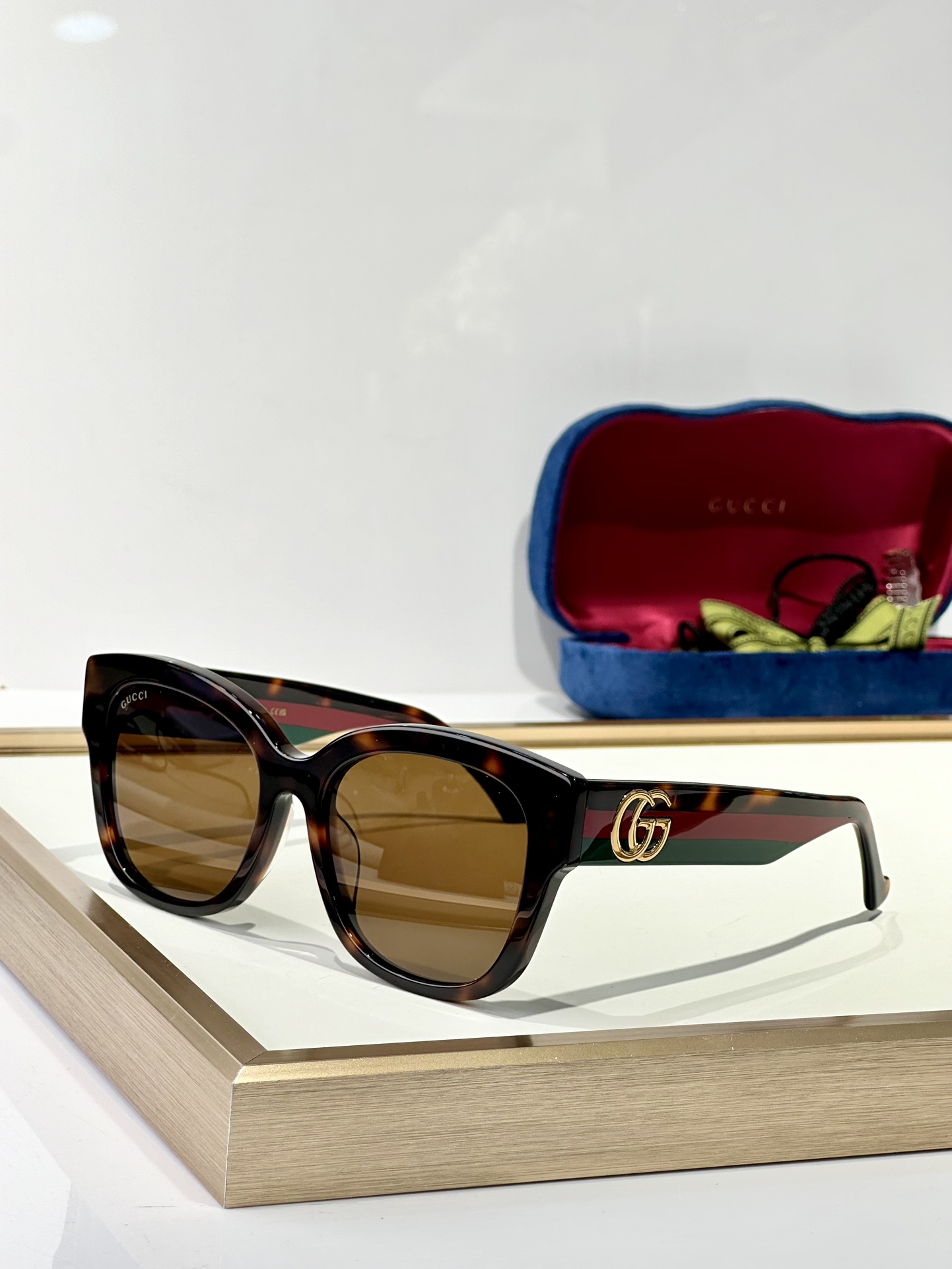  GUCC*
MODELGG1550SK
SIZE54口18-145
