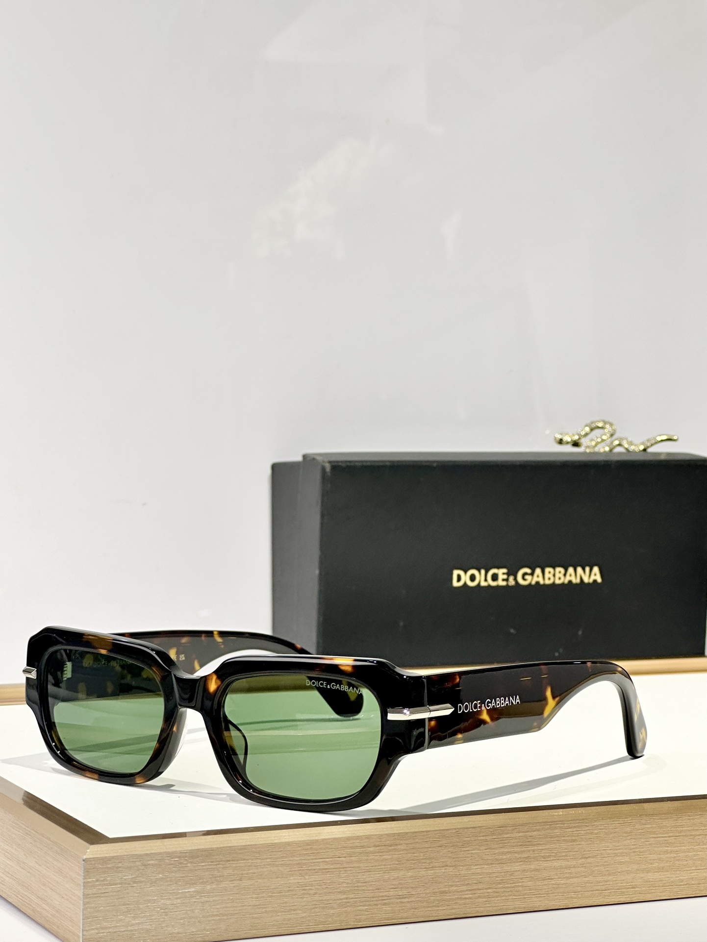  DOLCE & GABBAN*
MODEL：DG4485
SIZE56口19-145
