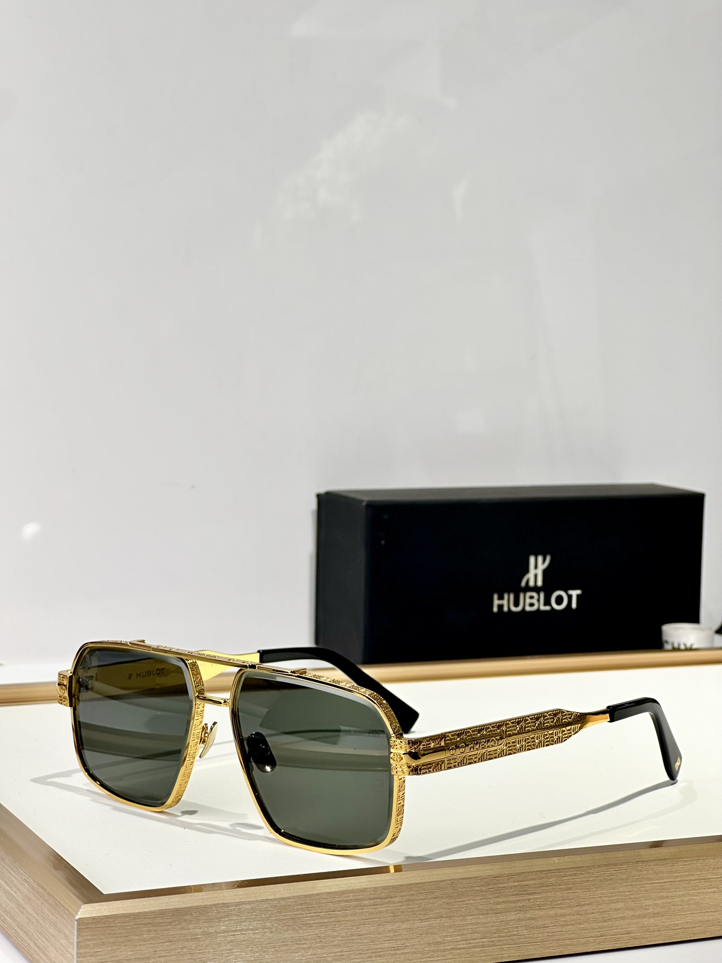  HUBLOT
MOD：H322.006
Size：58口15 145

