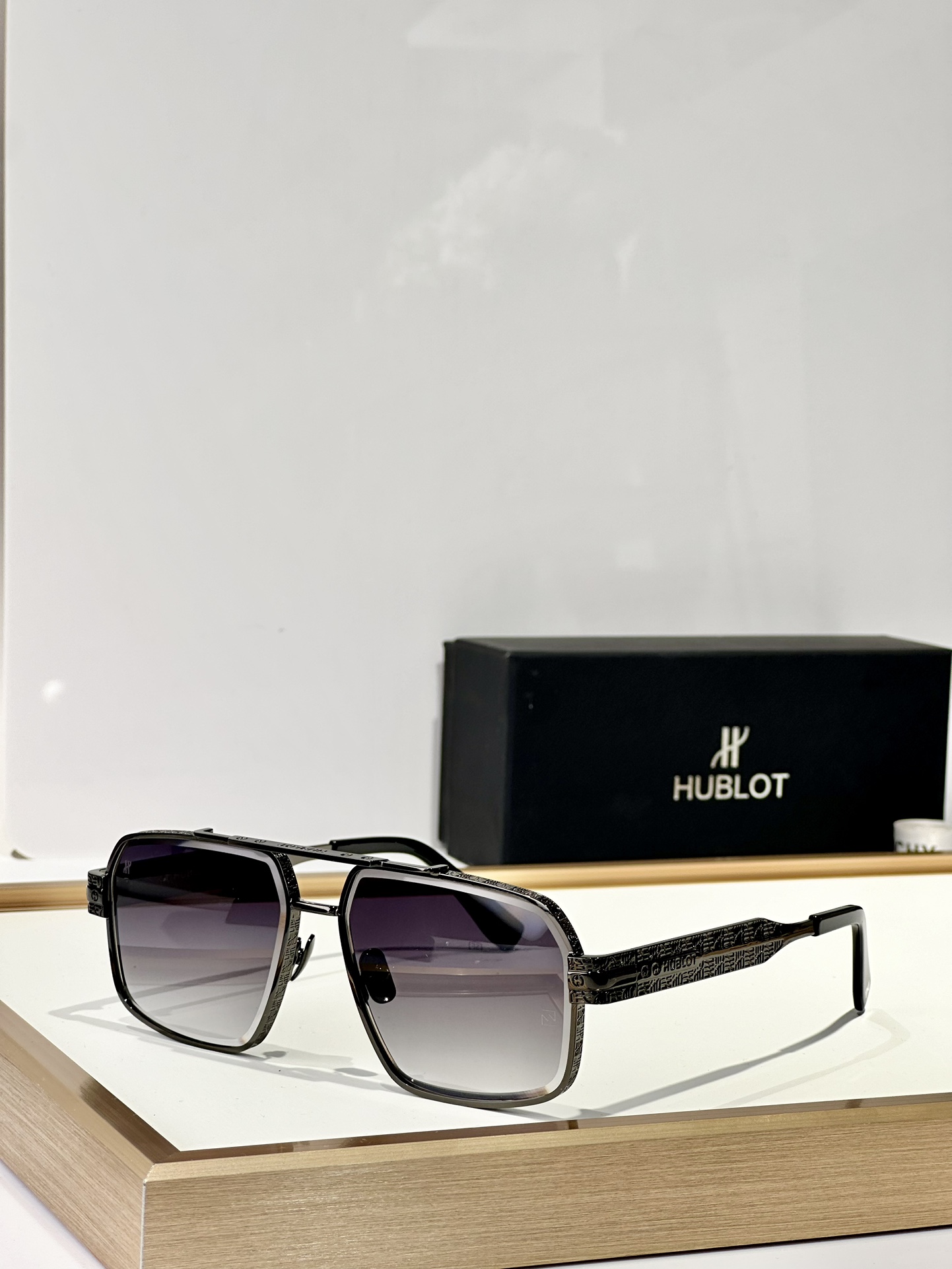  HUBLOT
MOD：H322.006
Size：58口15 145


