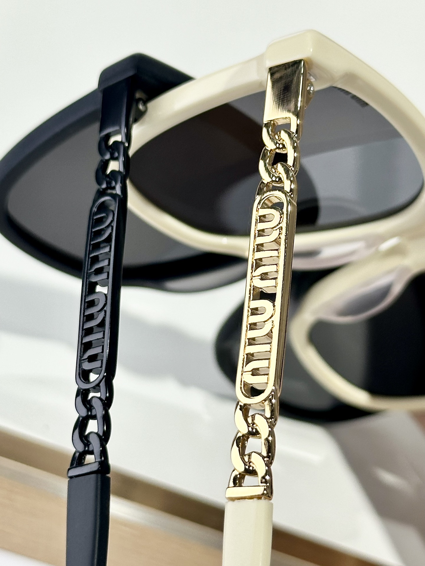 Miumiu
MOD：SMU68N
SIZE：65-15-145
