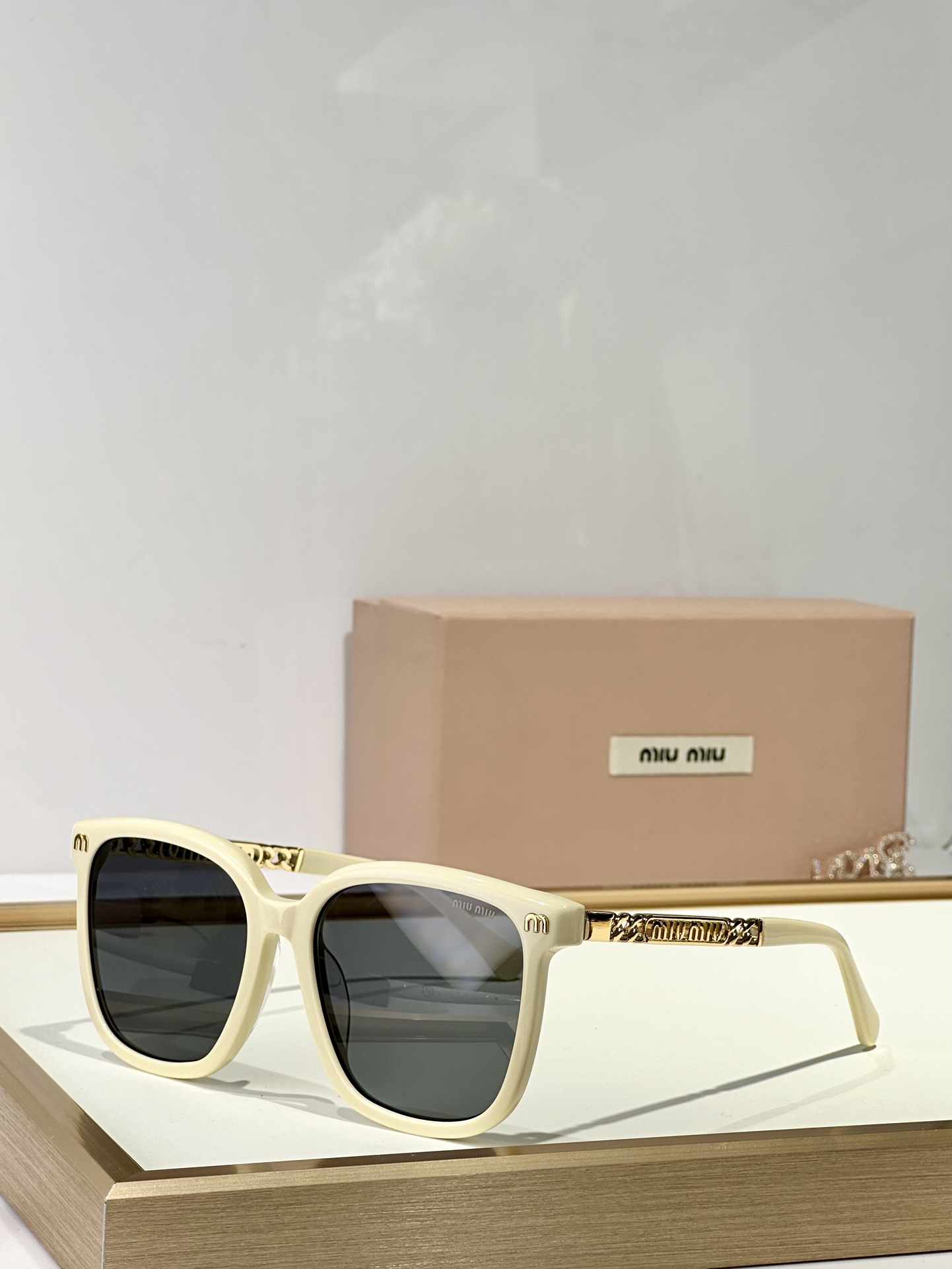  Miumiu
MOD：SMU68N
SIZE：65-15-145
