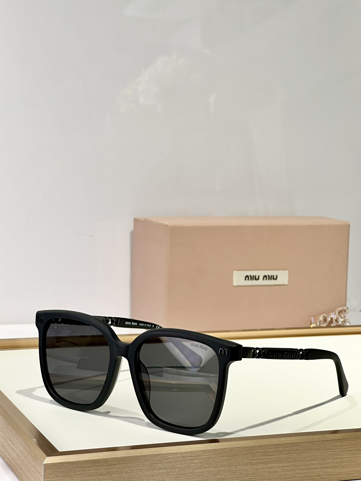  Miumiu
MOD：SMU68N
SIZE：65-15-145
