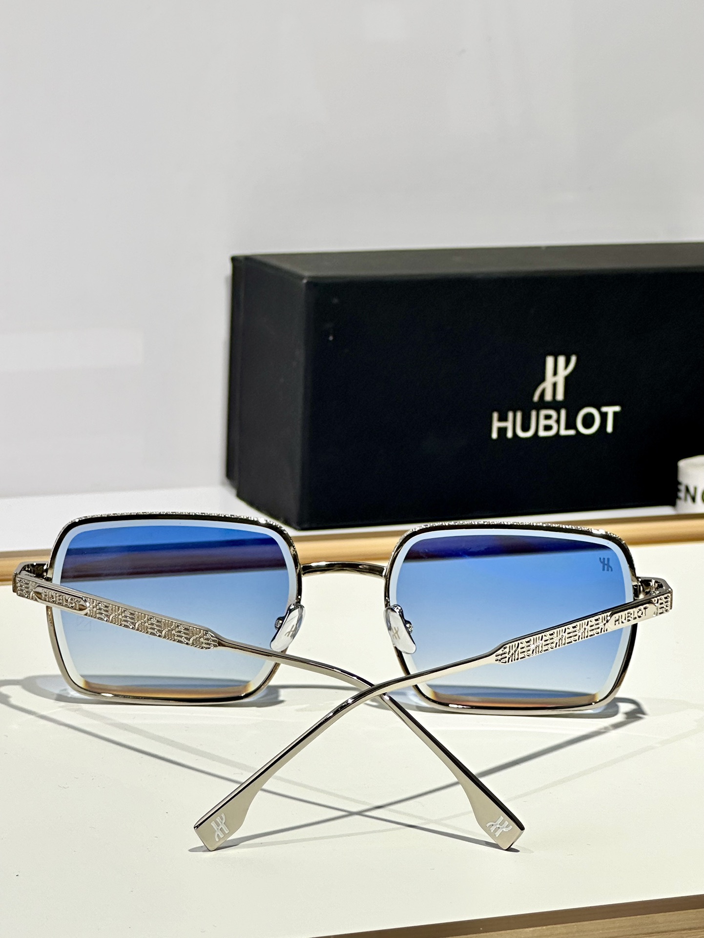  HUBLOT
MOD：H326
Size：56口20 145
