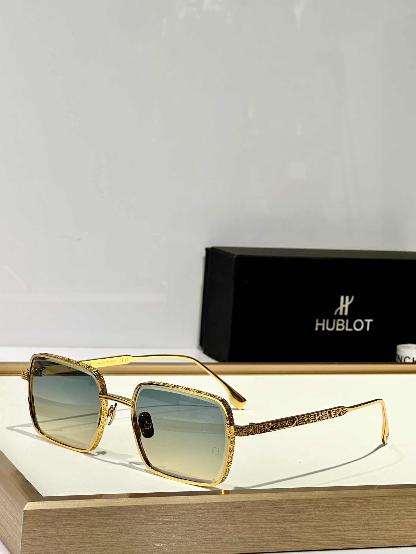  HUBLOT
MOD：H326
Size：56口20 145
