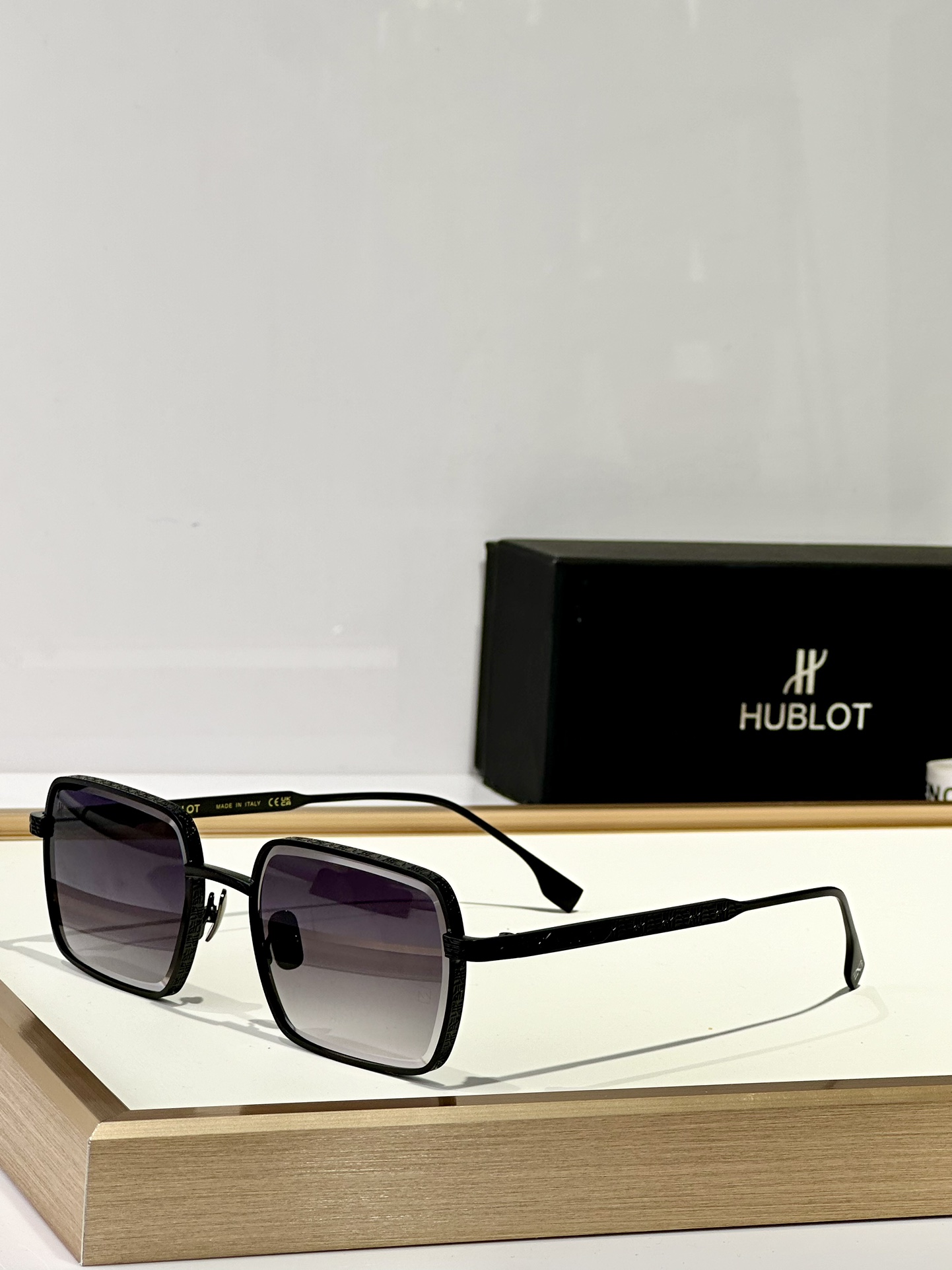  HUBLOT
MOD：H326
Size：56口20 145
