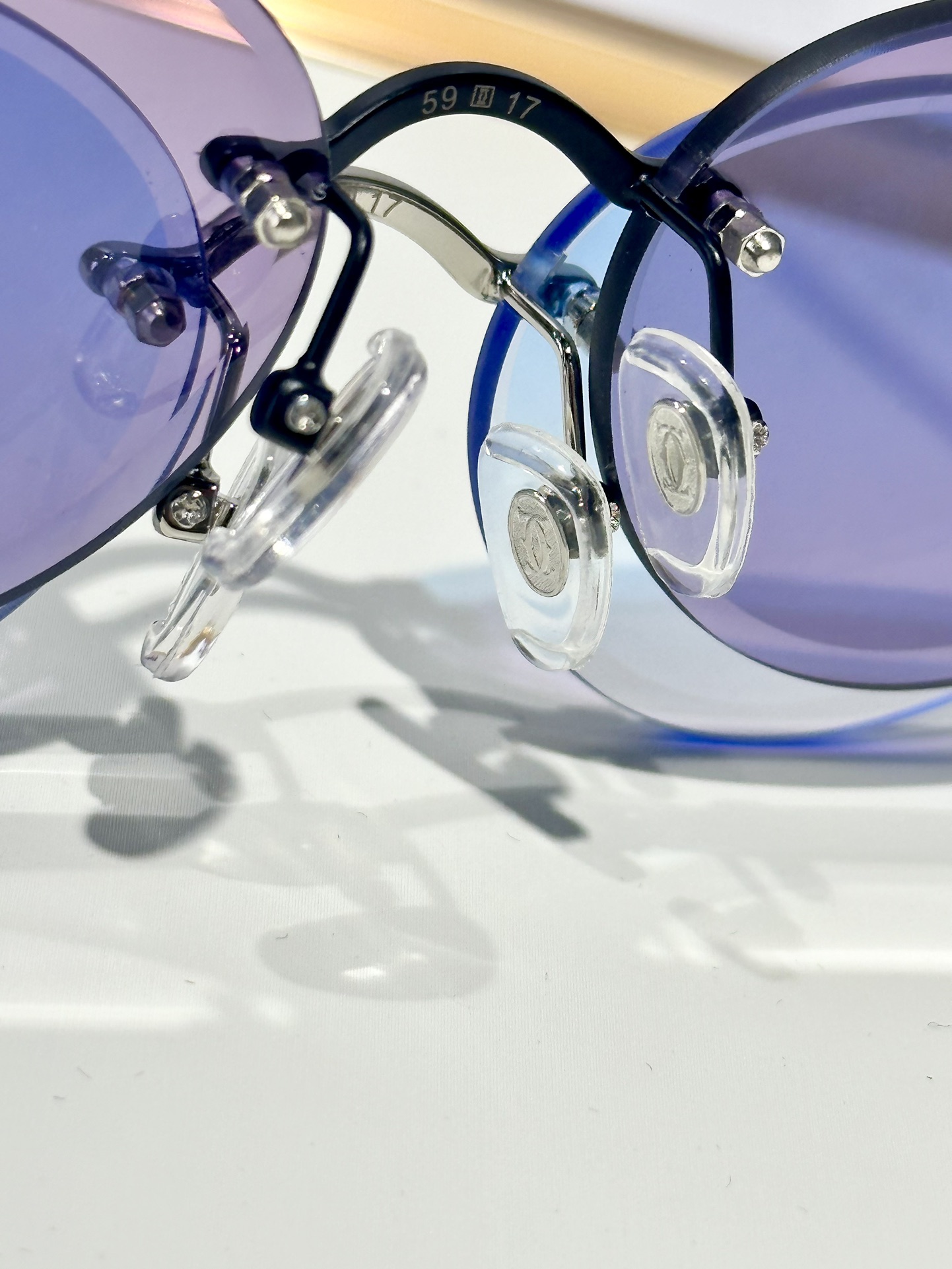 Cartier
MOD：CT0567S
Size：59口17 140
 
变色