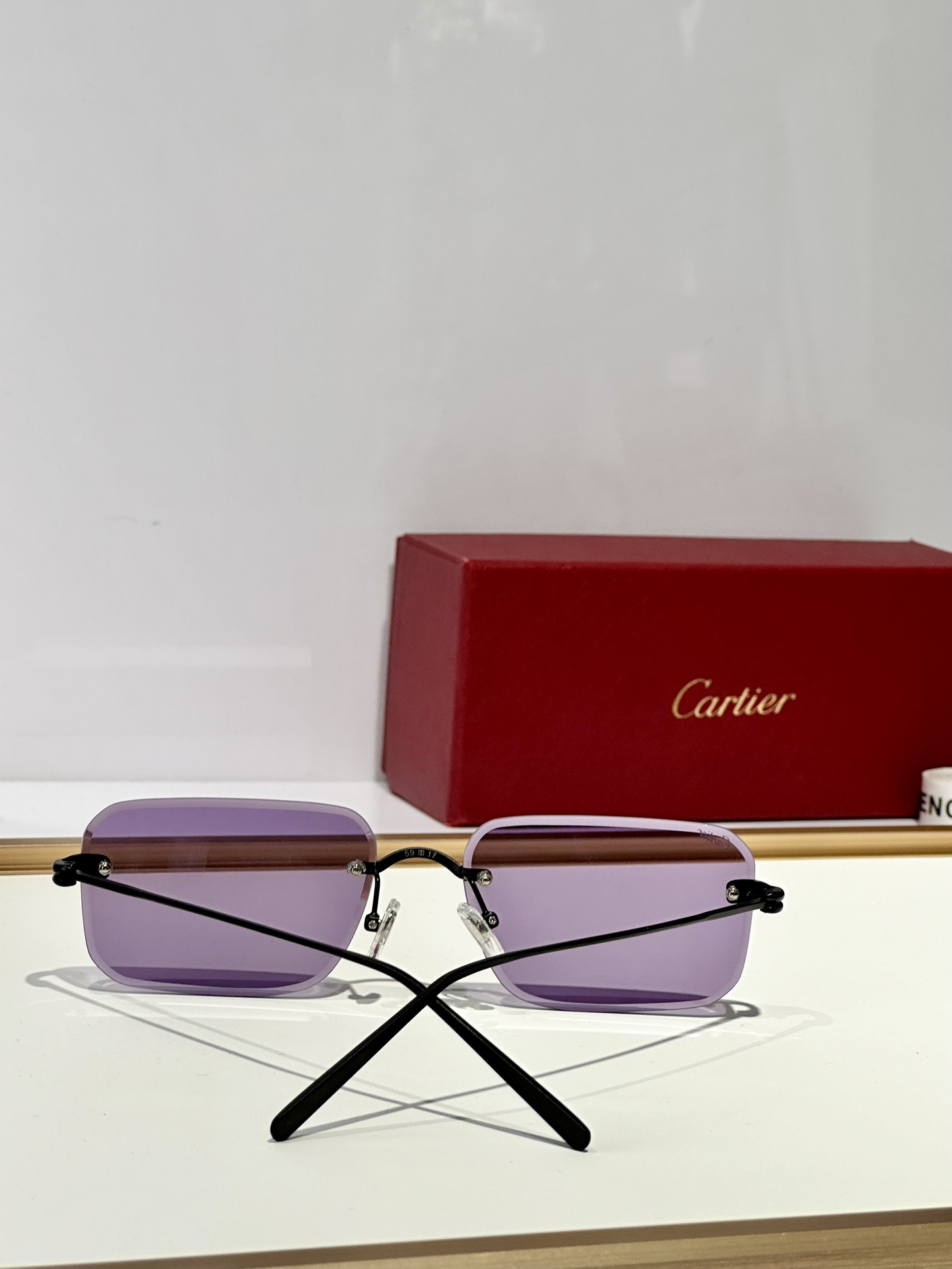 Cartier
MOD：CT0566S
Size：59口17 140

变色