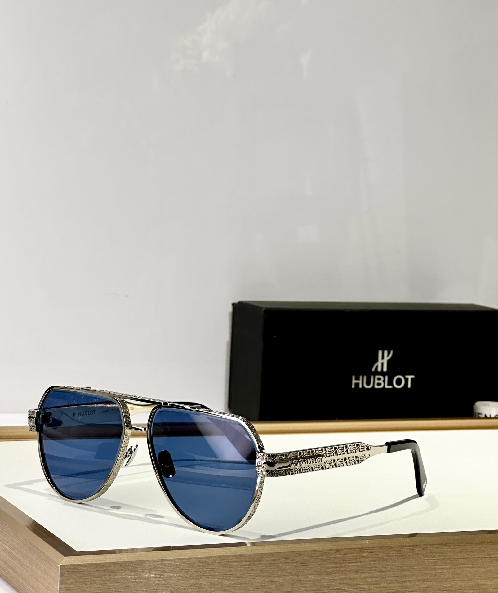  HUBLOT
MOD：H322.004
Size：58口14 145
