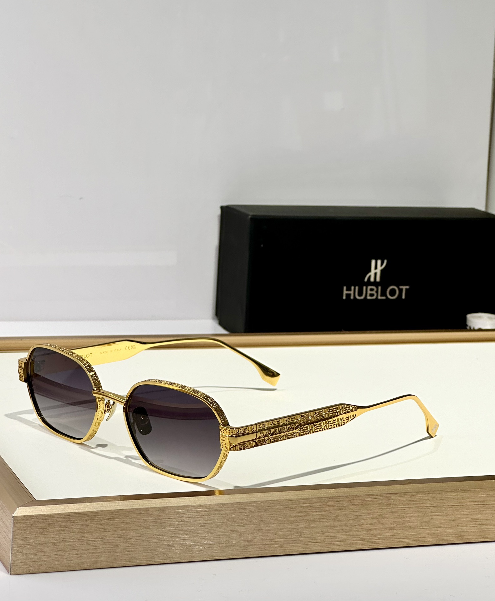  HUBLOT
MOD：H318.005
Size：57口18 145
