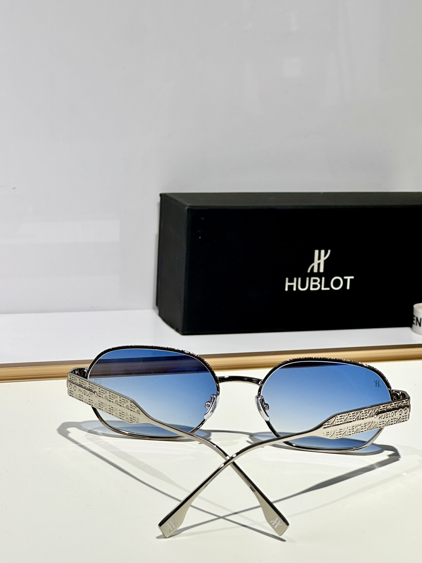  HUBLOT
MOD：H318.005
Size：57口18 145
