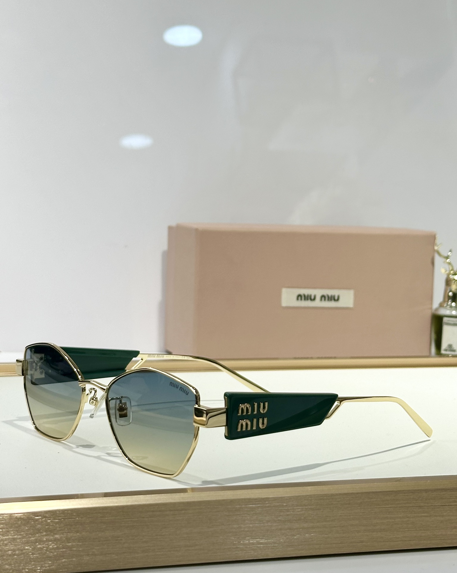  𝙈𝙄𝙐 𝙈𝙄𝙐
MOD：SMU66WS
Size：55口18 145
