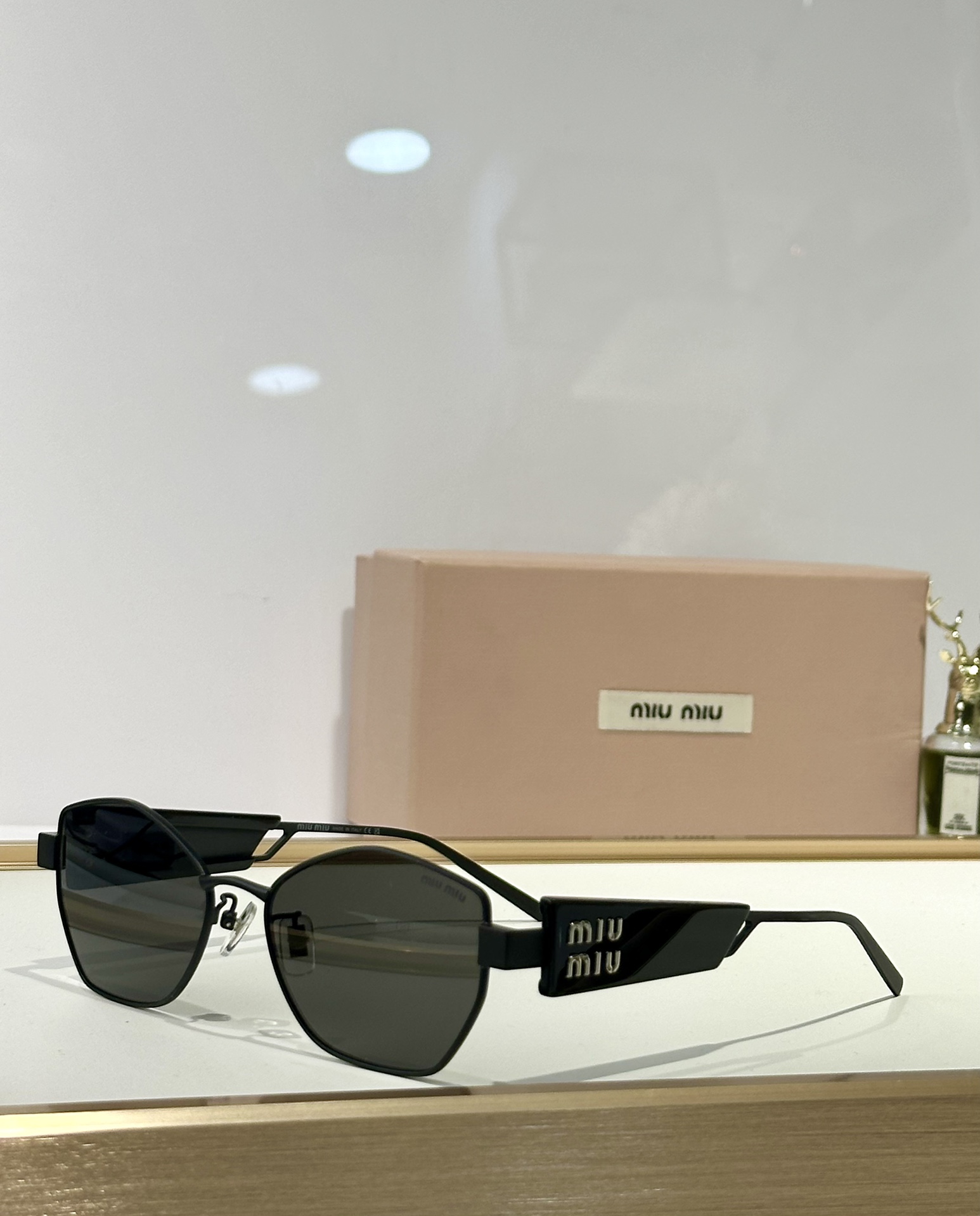  𝙈𝙄𝙐 𝙈𝙄𝙐
MOD：SMU66WS
Size：55口18 145

