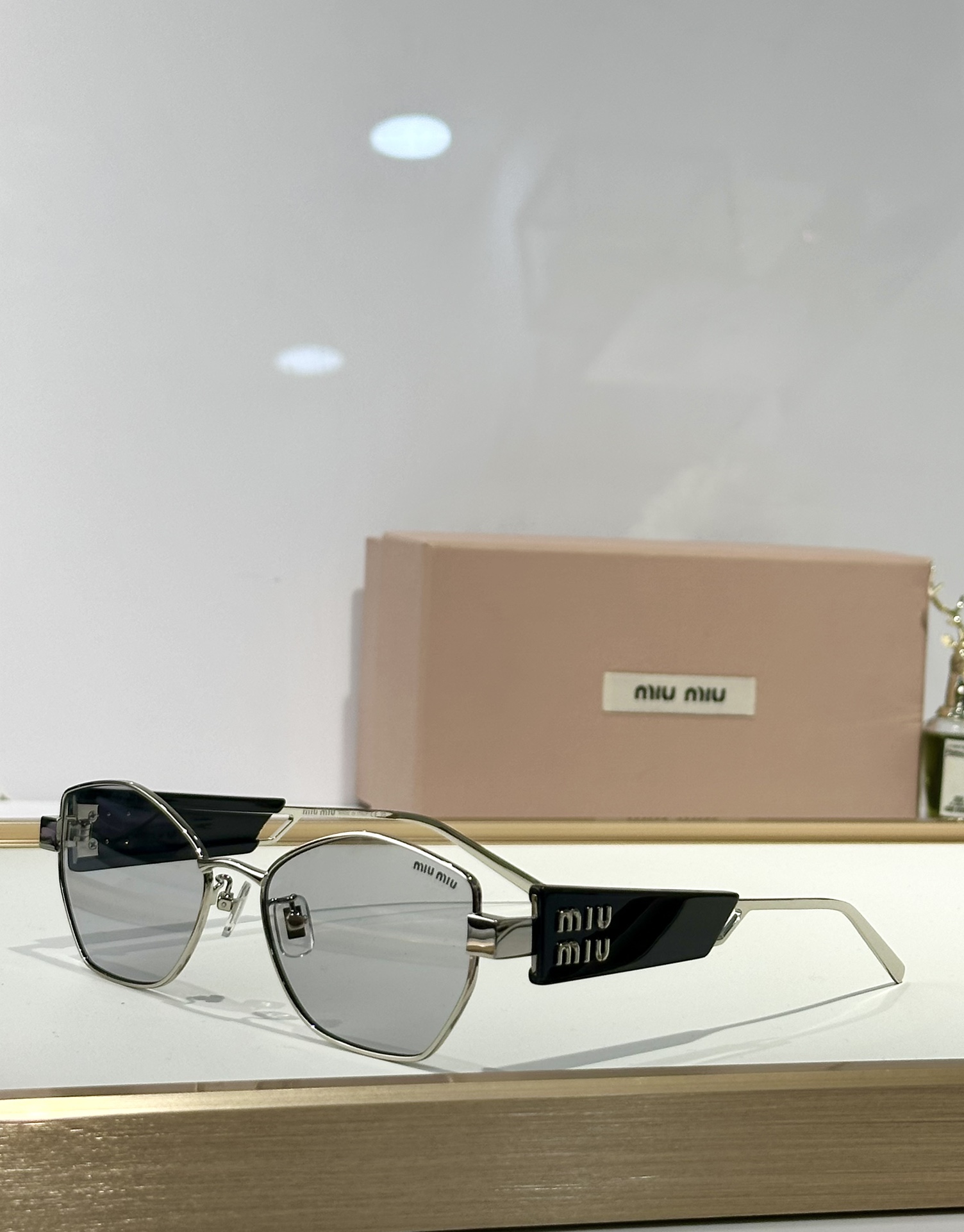  𝙈𝙄𝙐 𝙈𝙄𝙐
MOD：SMU66WS
Size：55口18 145

