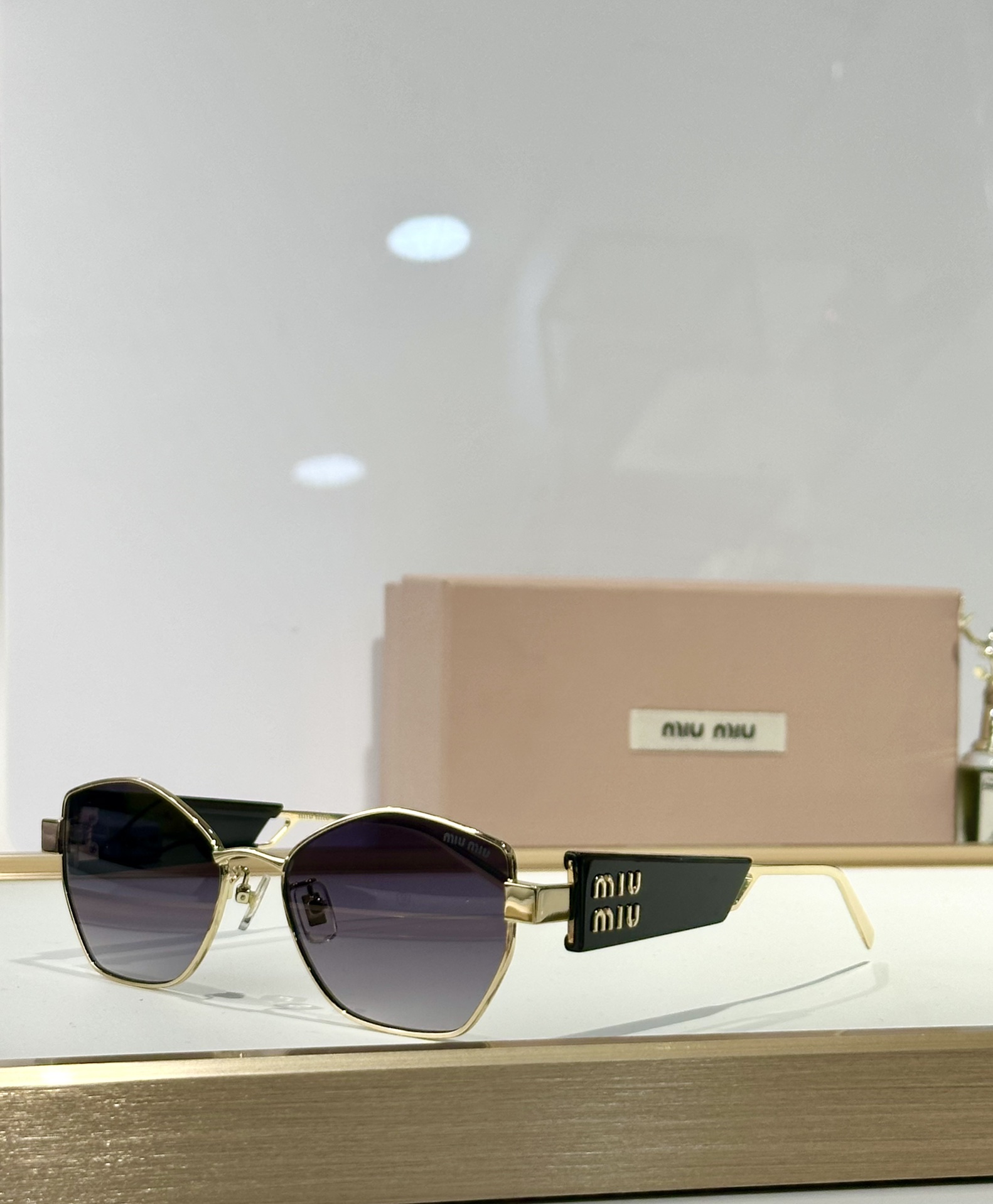  𝙈𝙄𝙐 𝙈𝙄𝙐
MOD：SMU66WS
Size：55口18 145
