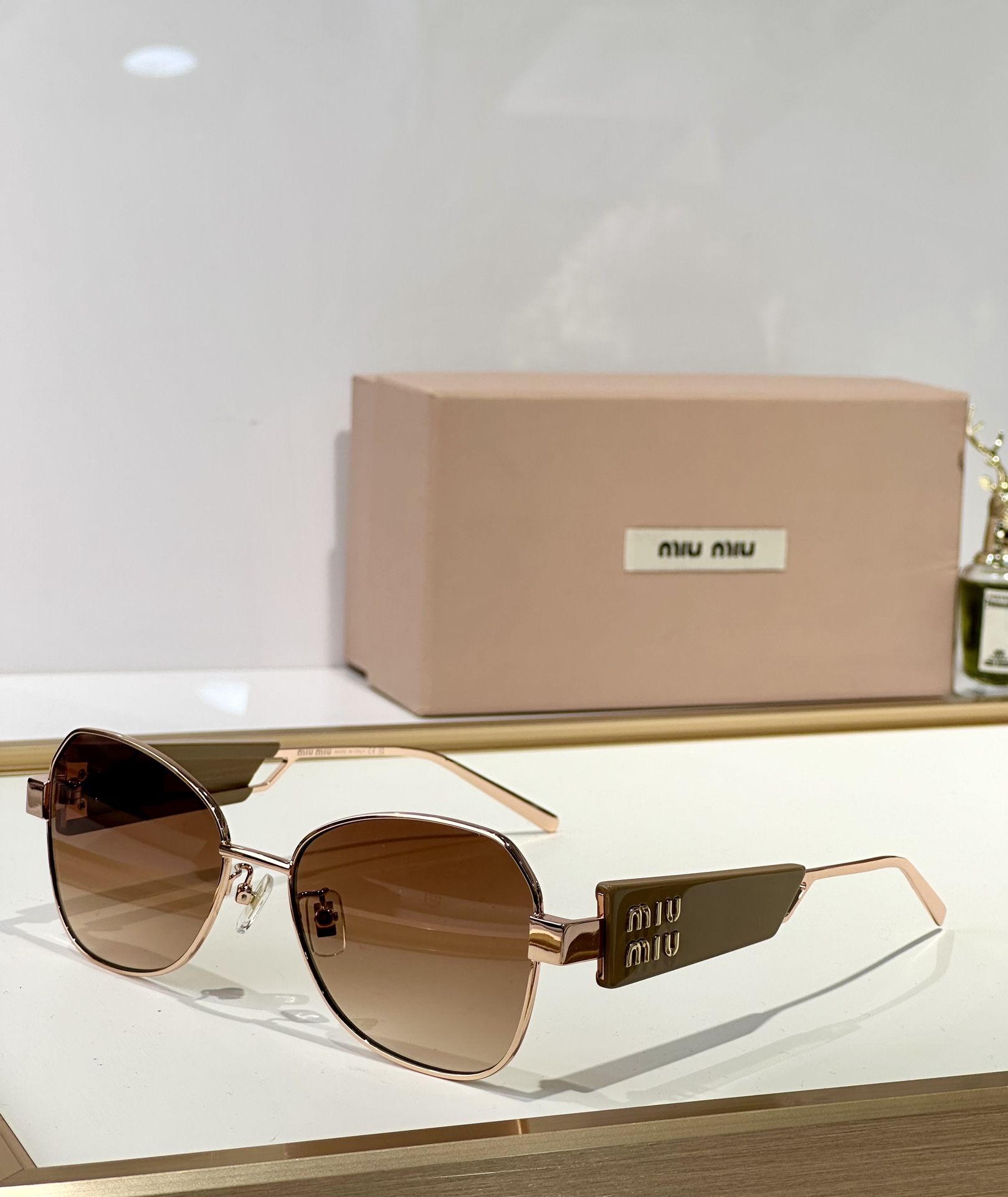  𝙈𝙄𝙐 𝙈𝙄𝙐
MOD SMU67WS
Size：55口18 145
