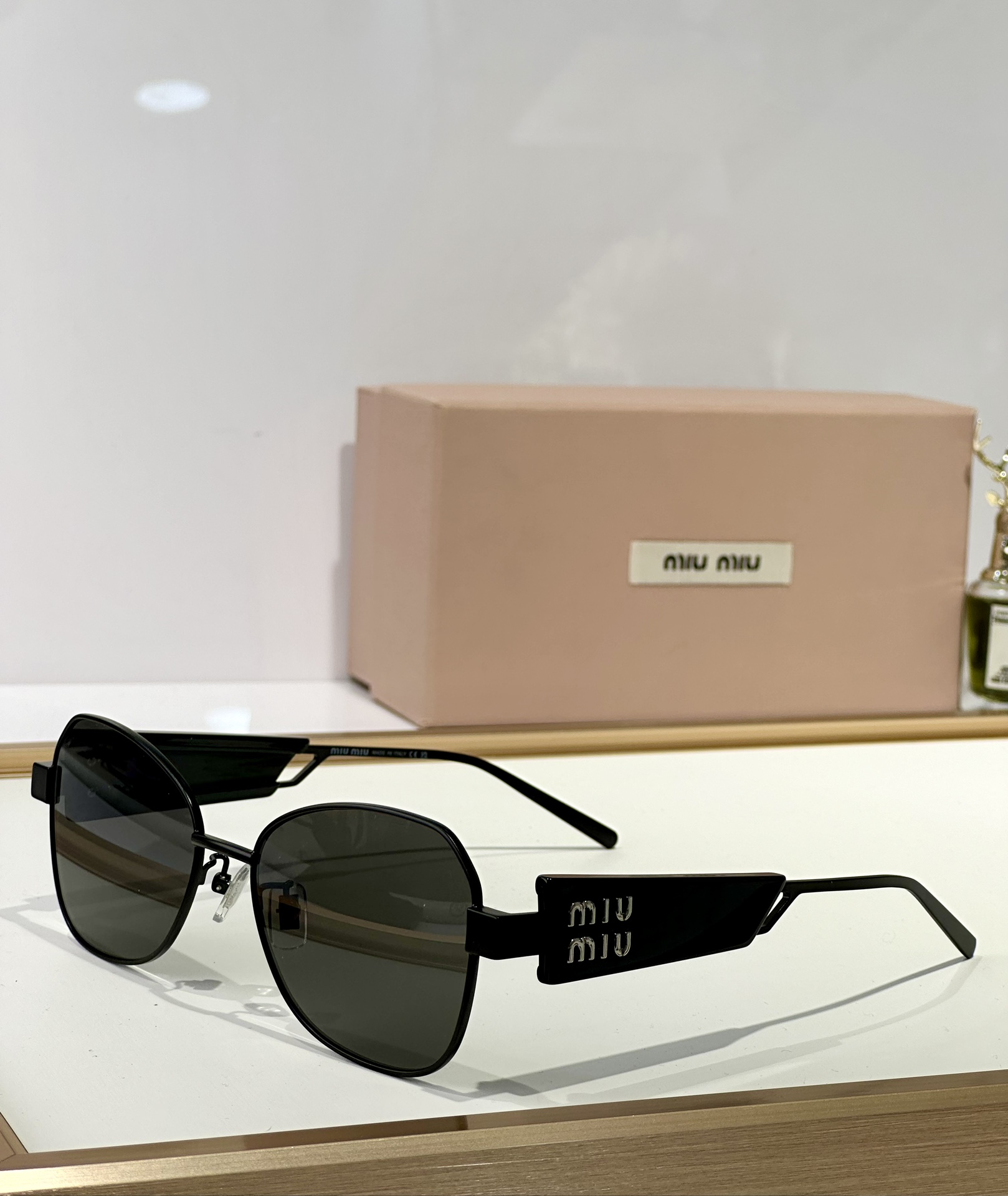  𝙈𝙄𝙐 𝙈𝙄𝙐
MOD SMU67WS
Size：55口18 145
