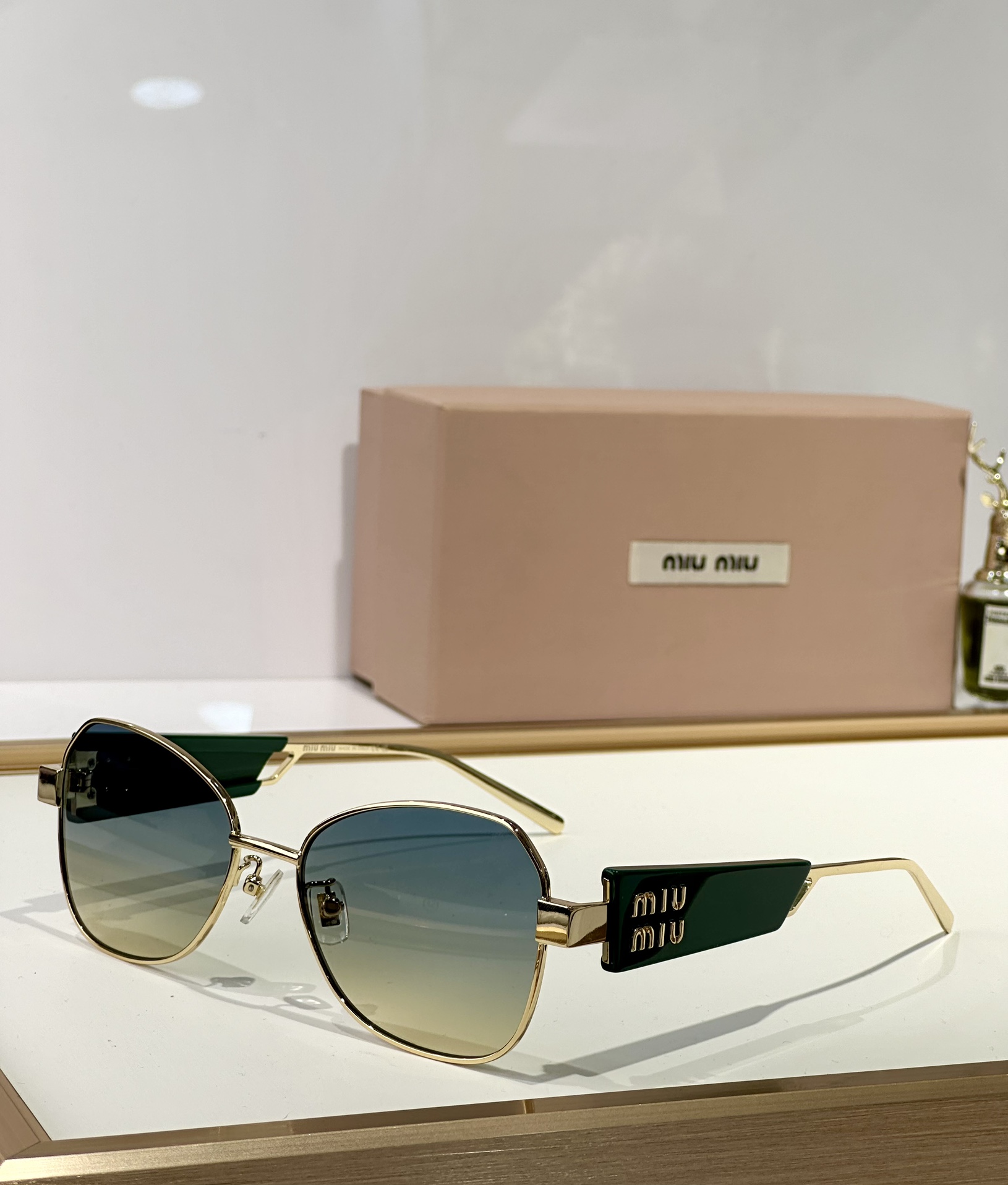  𝙈𝙄𝙐 𝙈𝙄𝙐
MOD SMU67WS
Size：55口18 145
