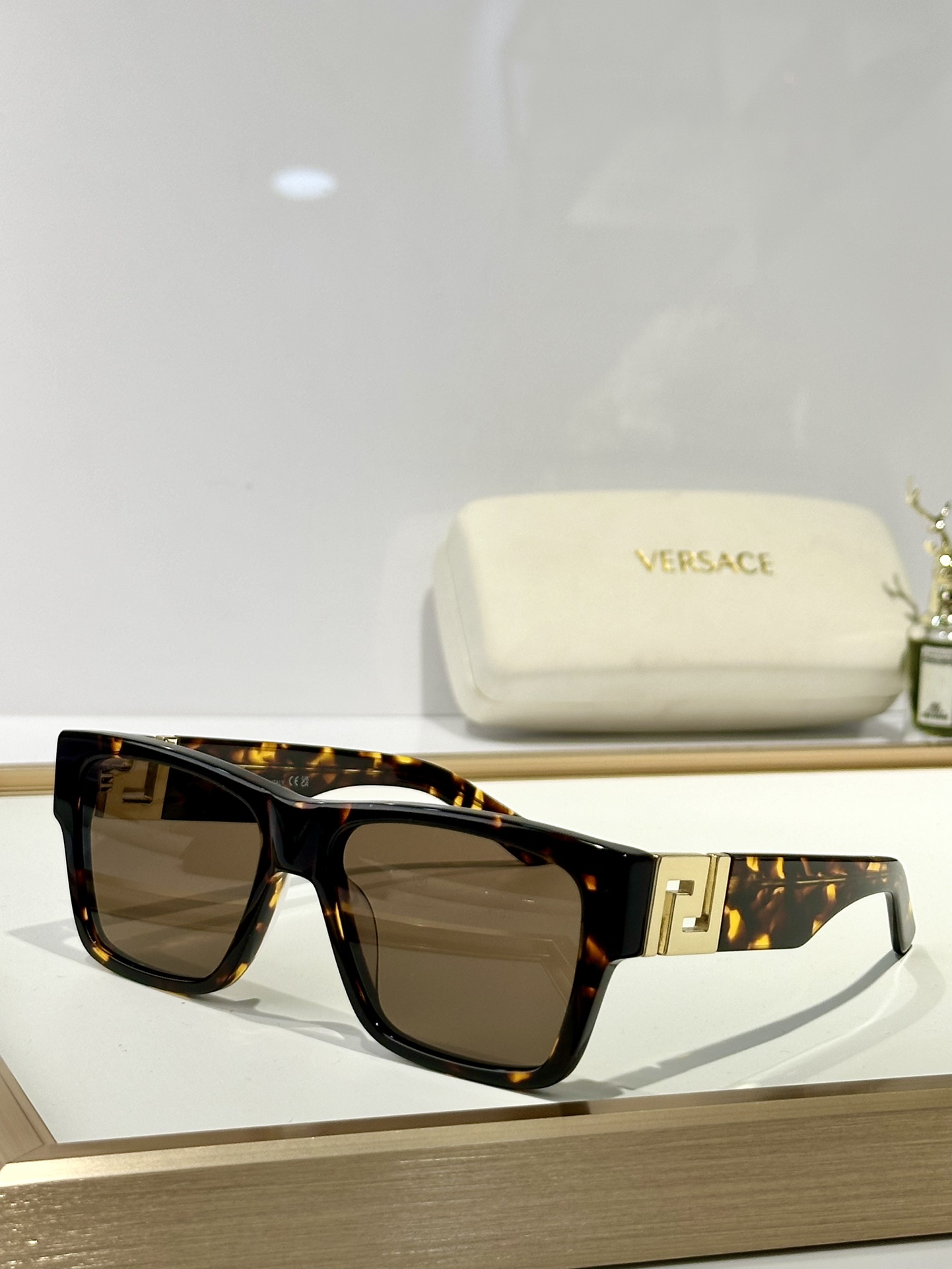  𝙑𝙀𝙍𝙎𝘼𝘾𝙀
MOD VE4296
Size：55口18 145

