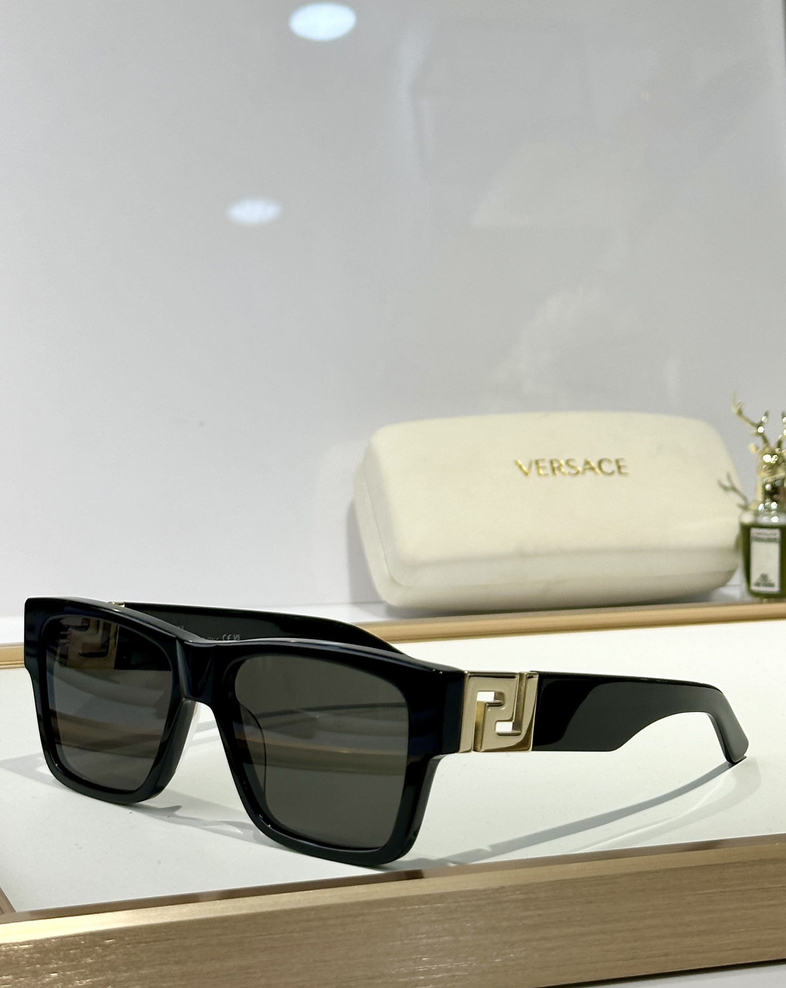  𝙑𝙀𝙍𝙎𝘼𝘾𝙀
MOD VE4296
Size：55口18 145
