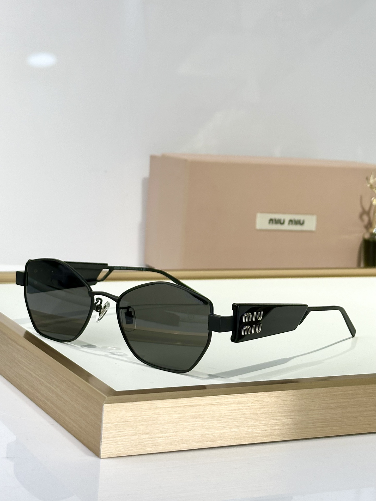  MIUMI*
MODEL：SMU66WS
SIZE：55口18-145
