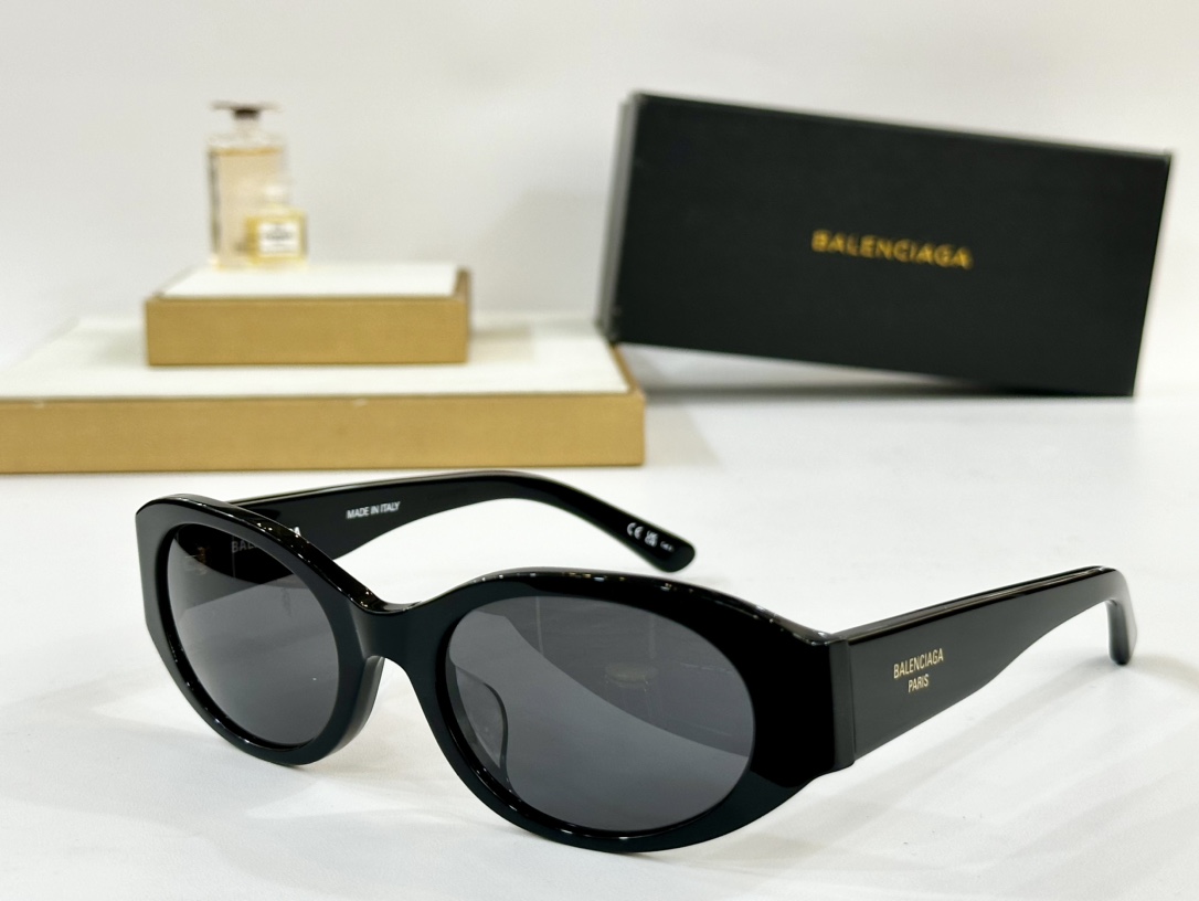  BALENCIAG
MODEL：BB0369SK
SIZE：55口20-145
