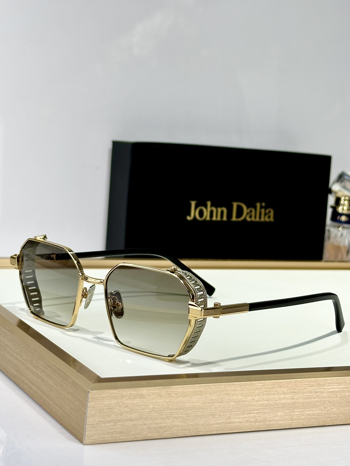  John Dalia
MOD：DENNIS
Size：49口22 145
