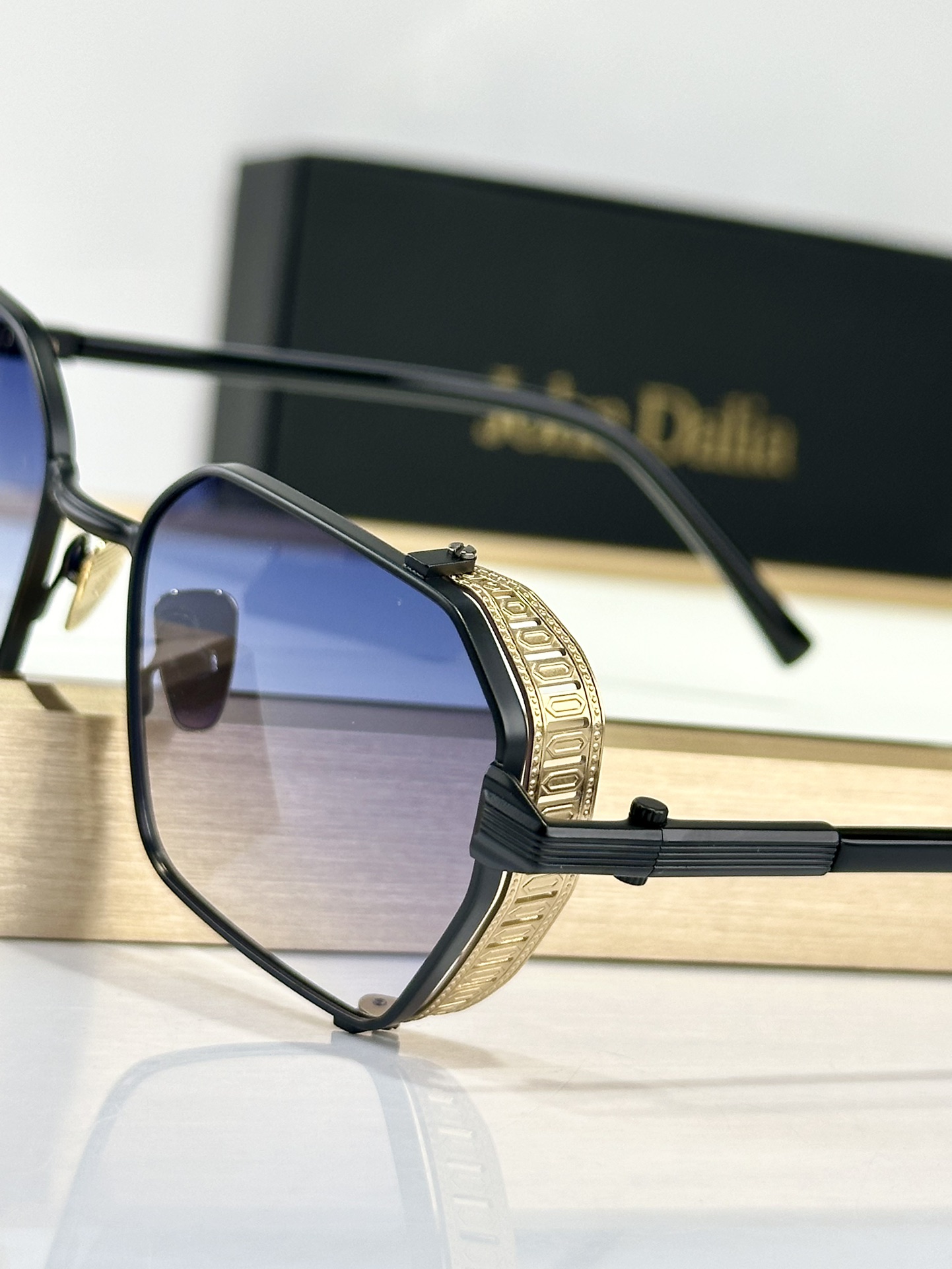  John Dalia
MOD：DENNIS
Size：49口22 145
