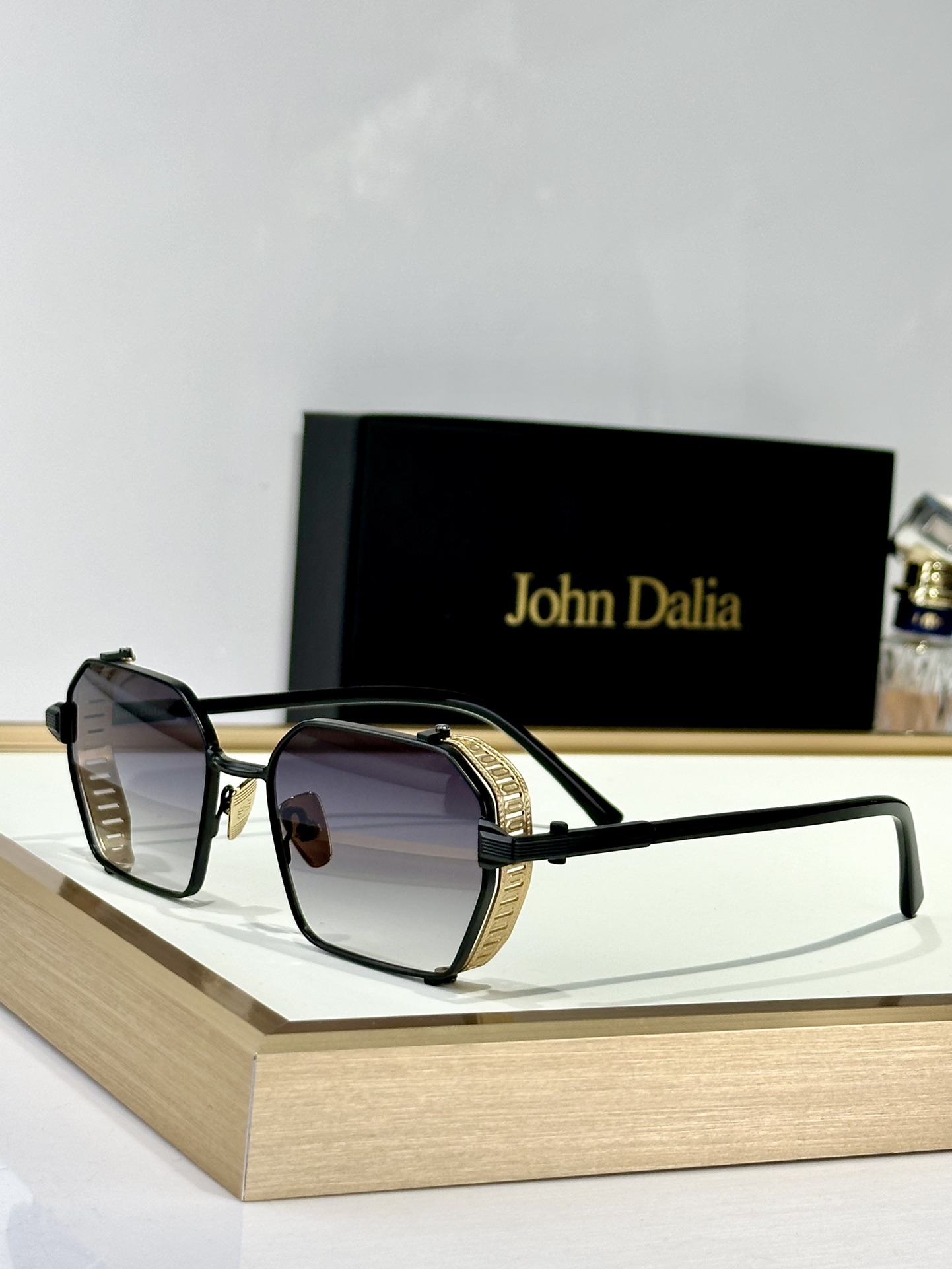  John Dalia
MOD：DENNIS
Size：49口22 145
